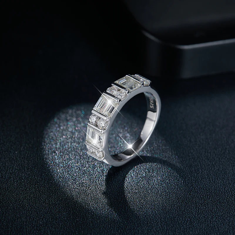 IE0231 ROUND BAGUETTE MOISSANITE DIAMOND RING IN STERLING SILVER - Image 3