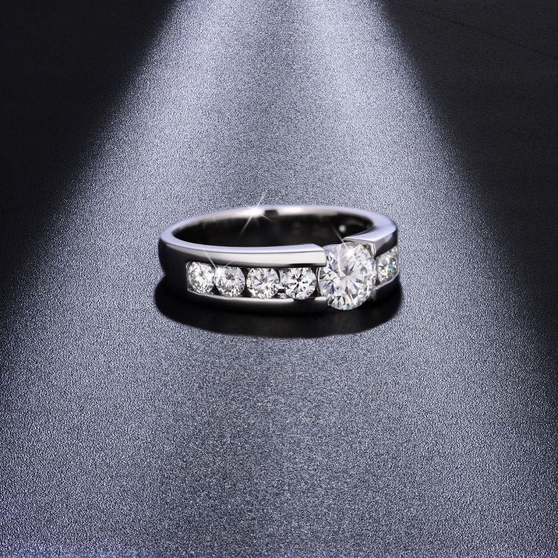 IE0299 1 CARAT ROUND CUT MOISSANITE BAND RING IN STERLING SILVER - Image 4