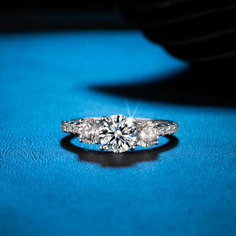 IE03171 ROUND BRILLIANT CUT 6.5MM MOISSANITE DIAMOND RING IN STERLING SILVER - Image 2