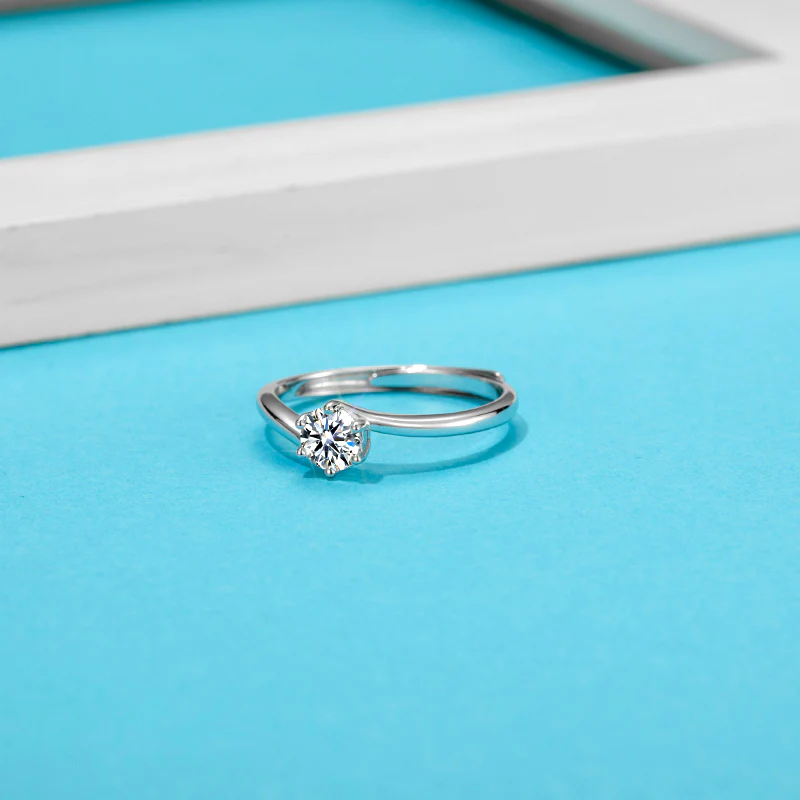 IE04951 1CT ROUND CUT MOISSANITE ENGAGEMENT RING IN STERLING SILVER - Image 6