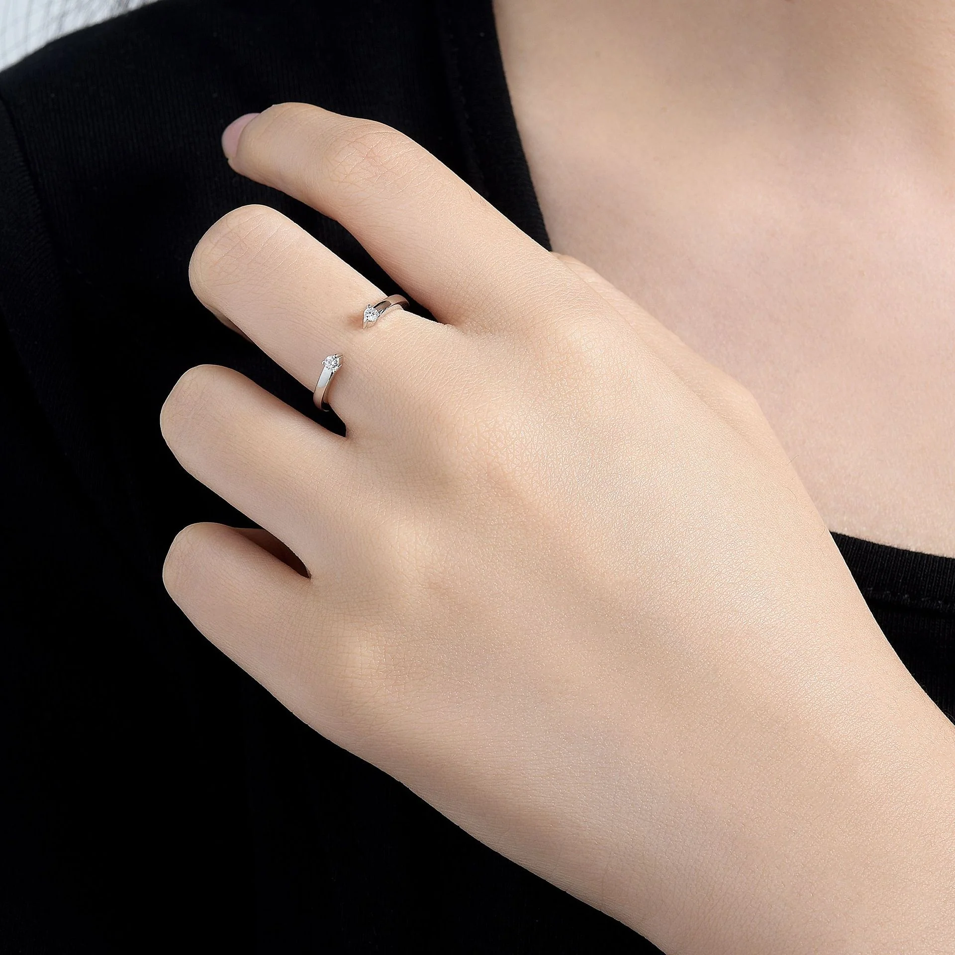 IE0569 MIXED MOISSANITE DIAMOND RING IN STERLING SILVER - Image 3