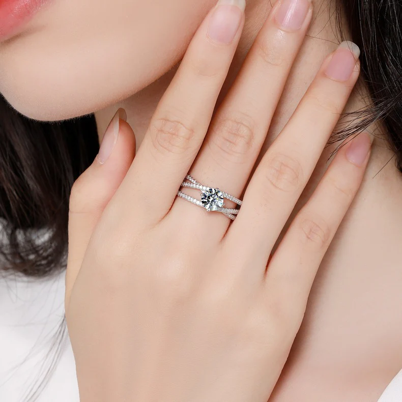 IE1013 ROUND CUT INTERWOVEN MOISSANITE ENGAGEMENT RING IN STERLING SILVER - Image 3