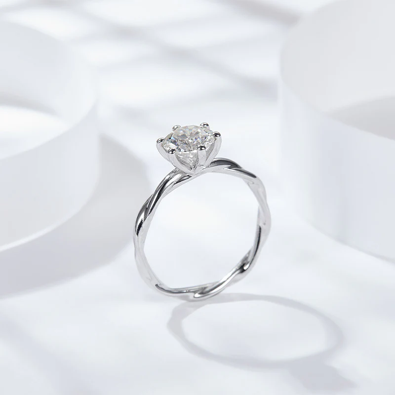 IE1017 1CT ROUND CUT TWISTED SHANK MOISSANITE RING IN STERLING SILVER - Image 5