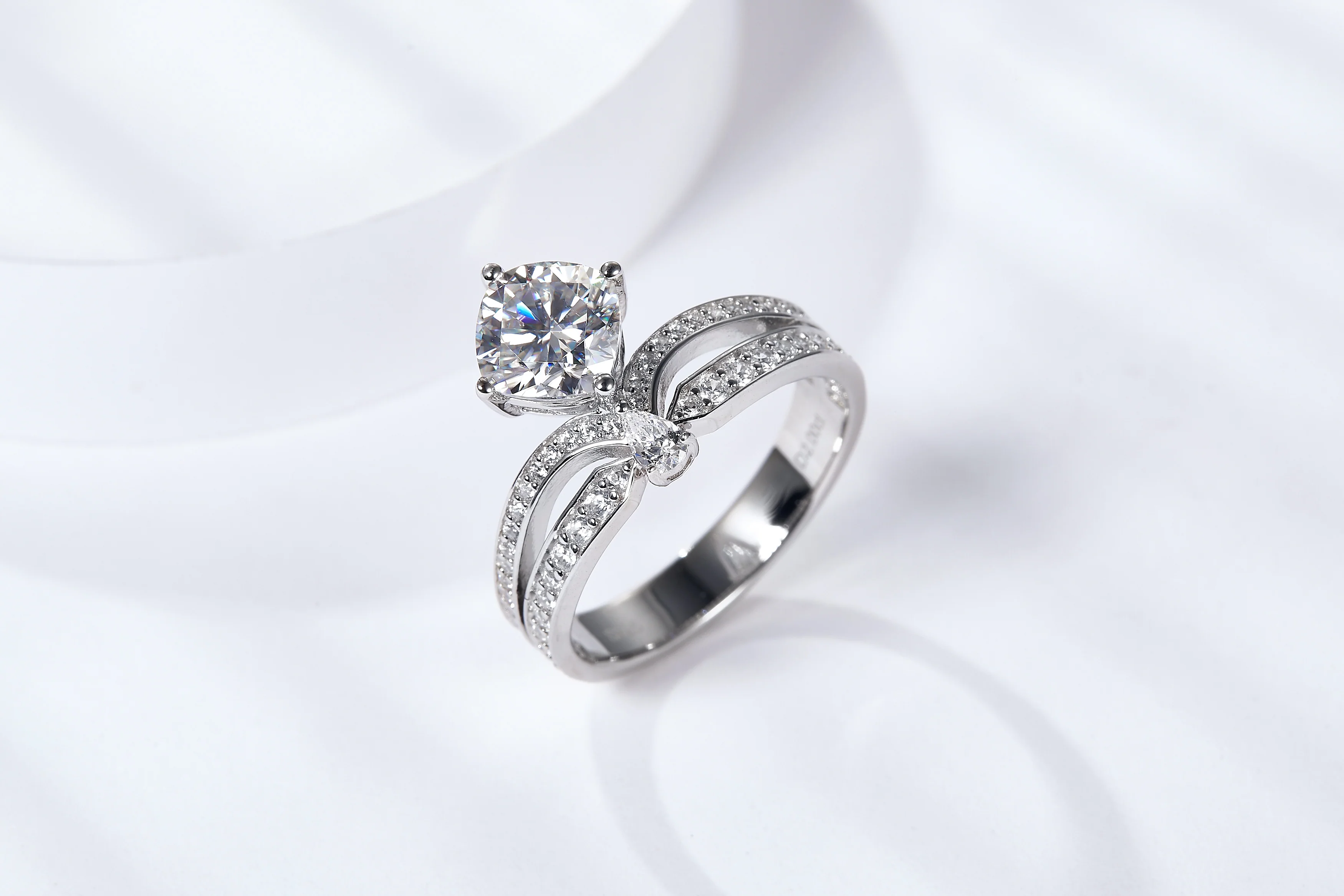IE1040 CUSHION CUT KING CROWN MOISSANITE DIAMOND RING IN STERLING SILVER - Image 3