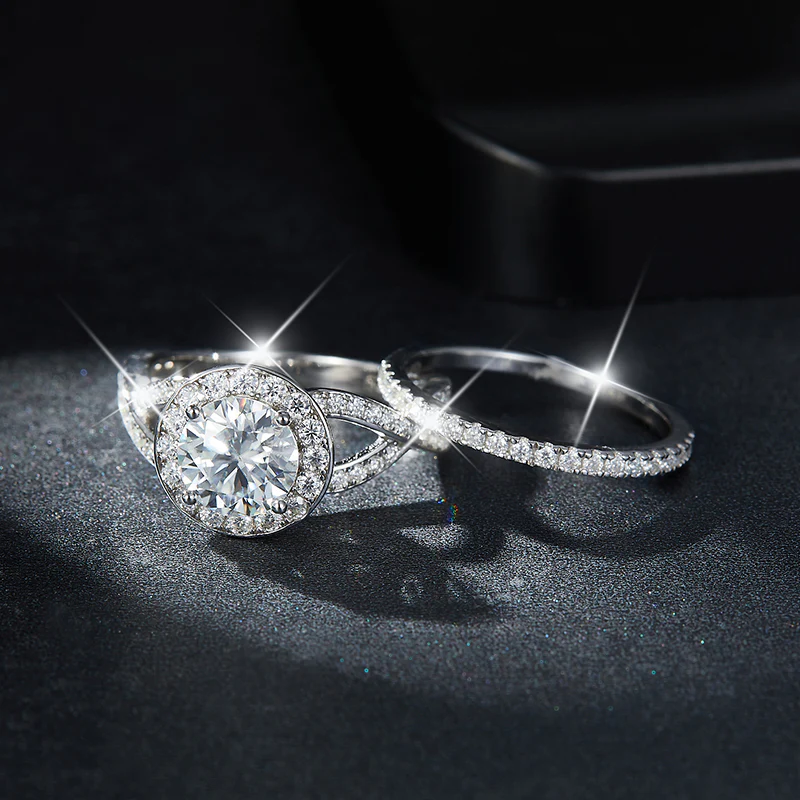 IE223 ROUND INFINITY MOISSANITE DIAMOND RING IN STERLING SILVER - Image 3