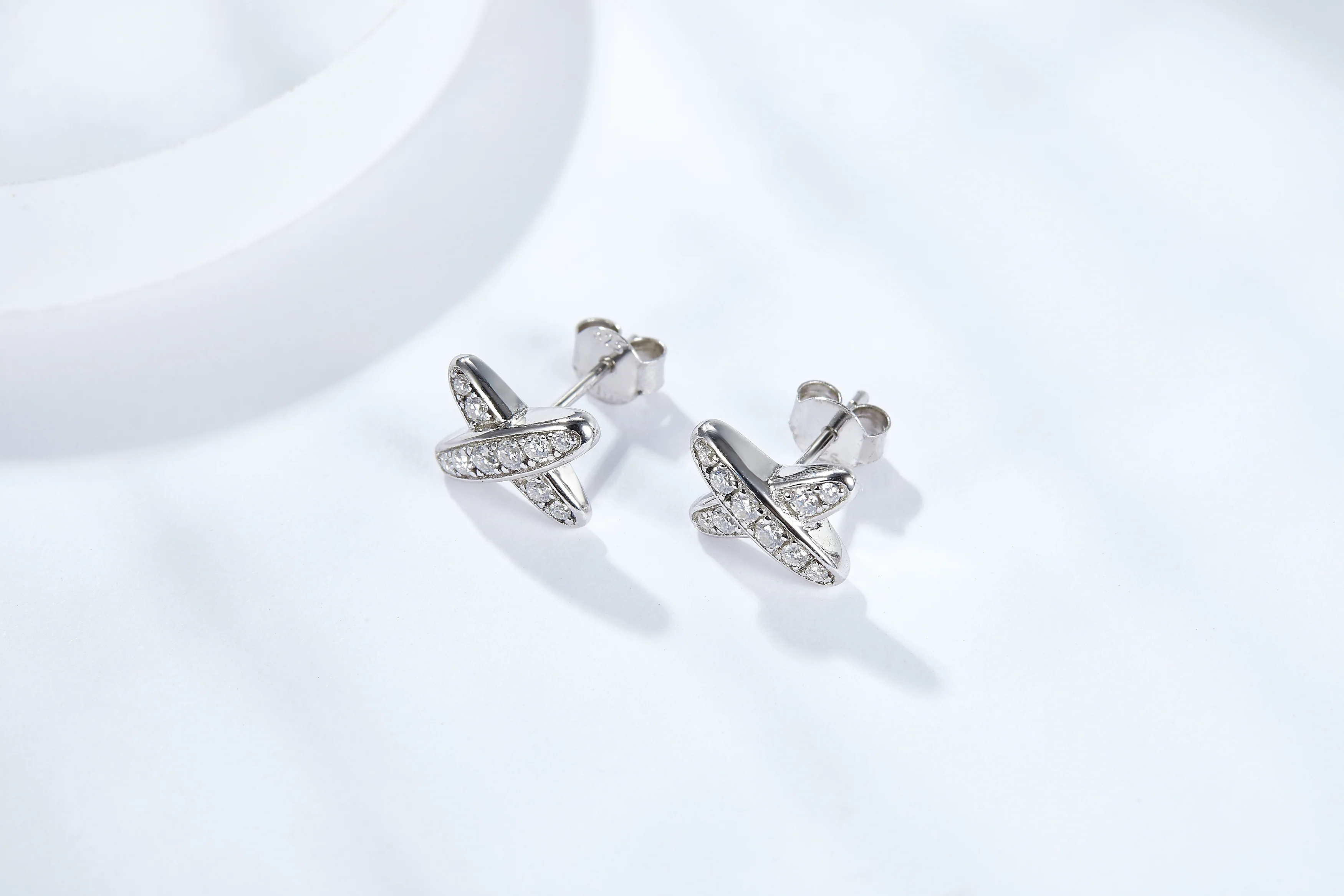 IE4030 X SHAPED MOISSANITE DIAMOND STUD EARRINGS IN STERLING SILVER - Image 6