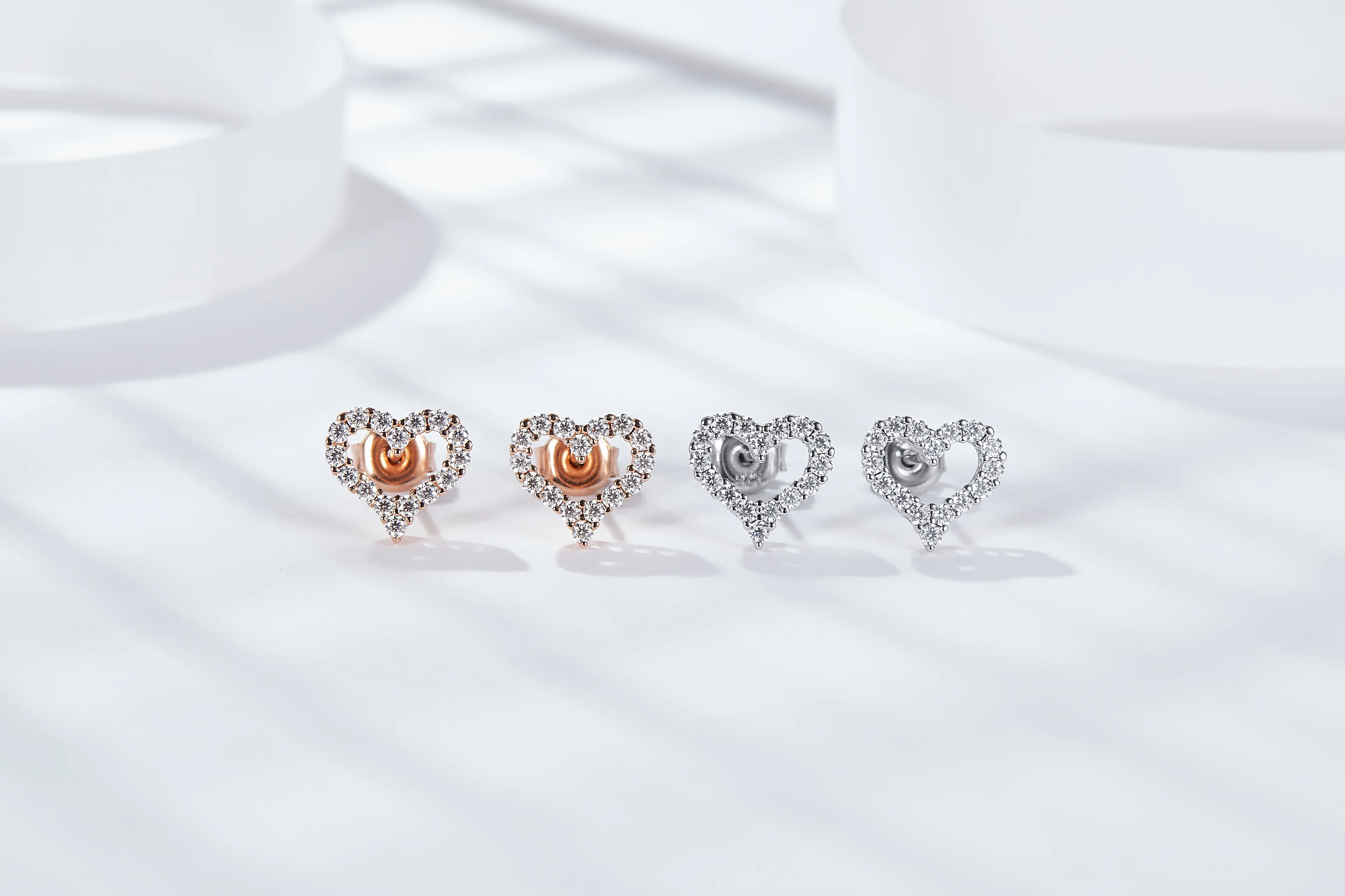 IE4031 HEART STUD MOISSANITE DIAMOND EARRING IN STERLING SILVER - Image 3