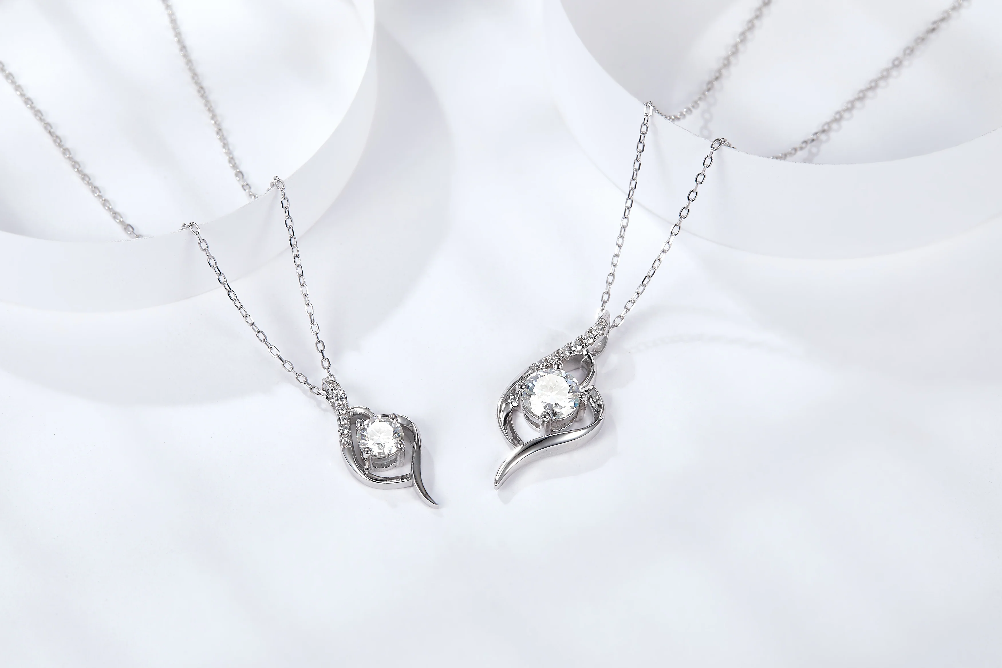 IE5011 FIRST SIGHT MOISSANITE PENDANT NECKLACE IN STERLING SILVER - Image 2