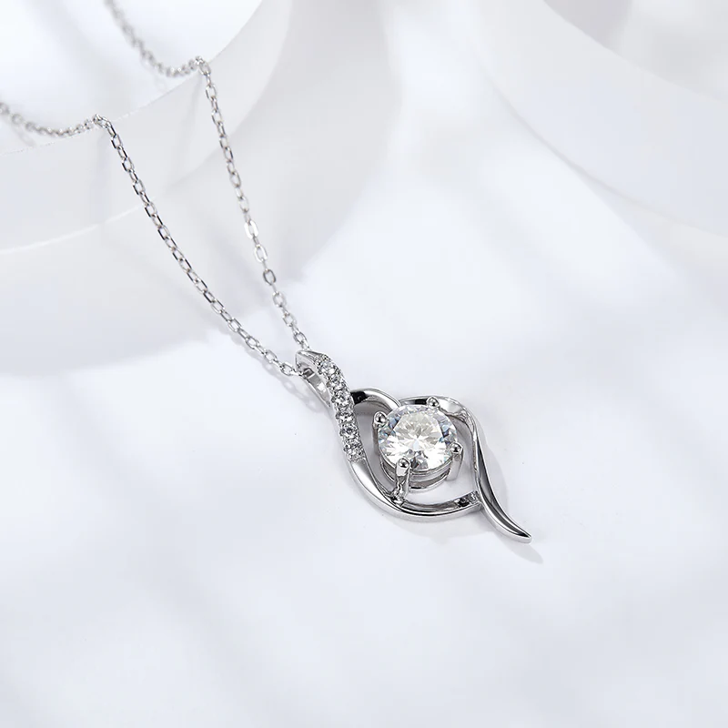 IE5011 FIRST SIGHT MOISSANITE PENDANT NECKLACE IN STERLING SILVER - Image 3