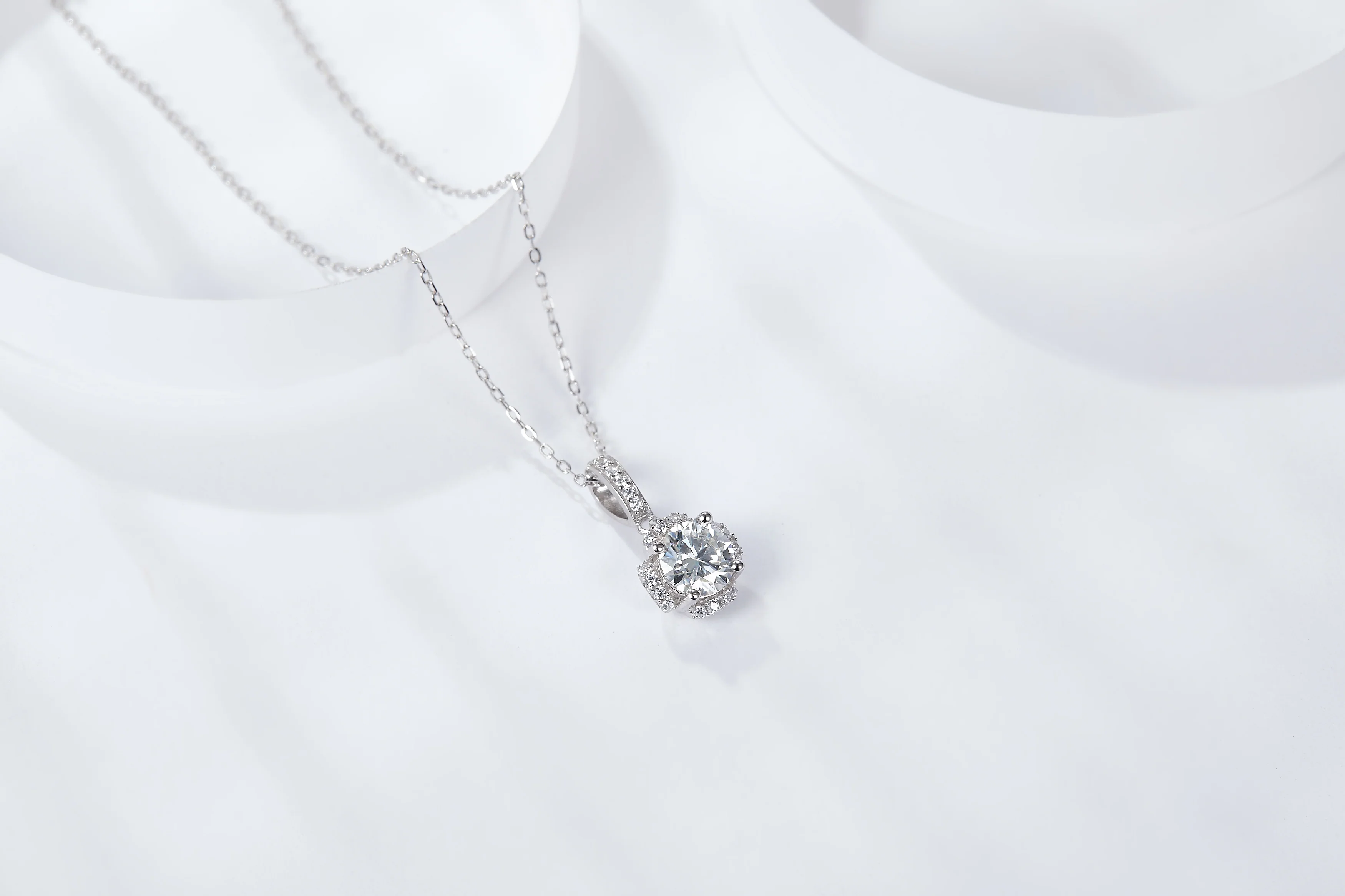 IE5023 1CT MOISSANITE JADE FLOWER PENDANT NECKLACE IN STERLING SILVER - Image 2
