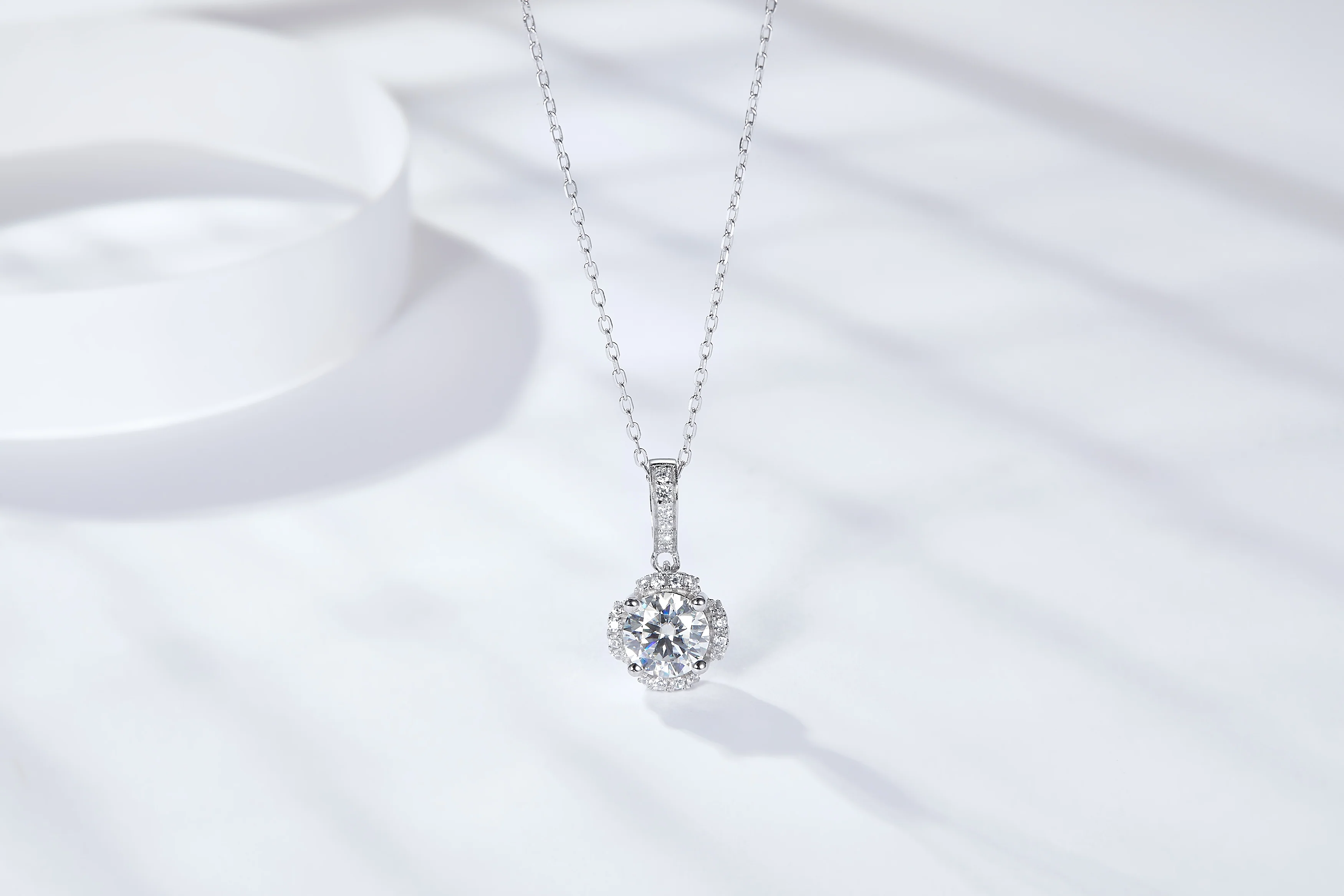 IE5023 1CT MOISSANITE JADE FLOWER PENDANT NECKLACE IN STERLING SILVER - Image 3