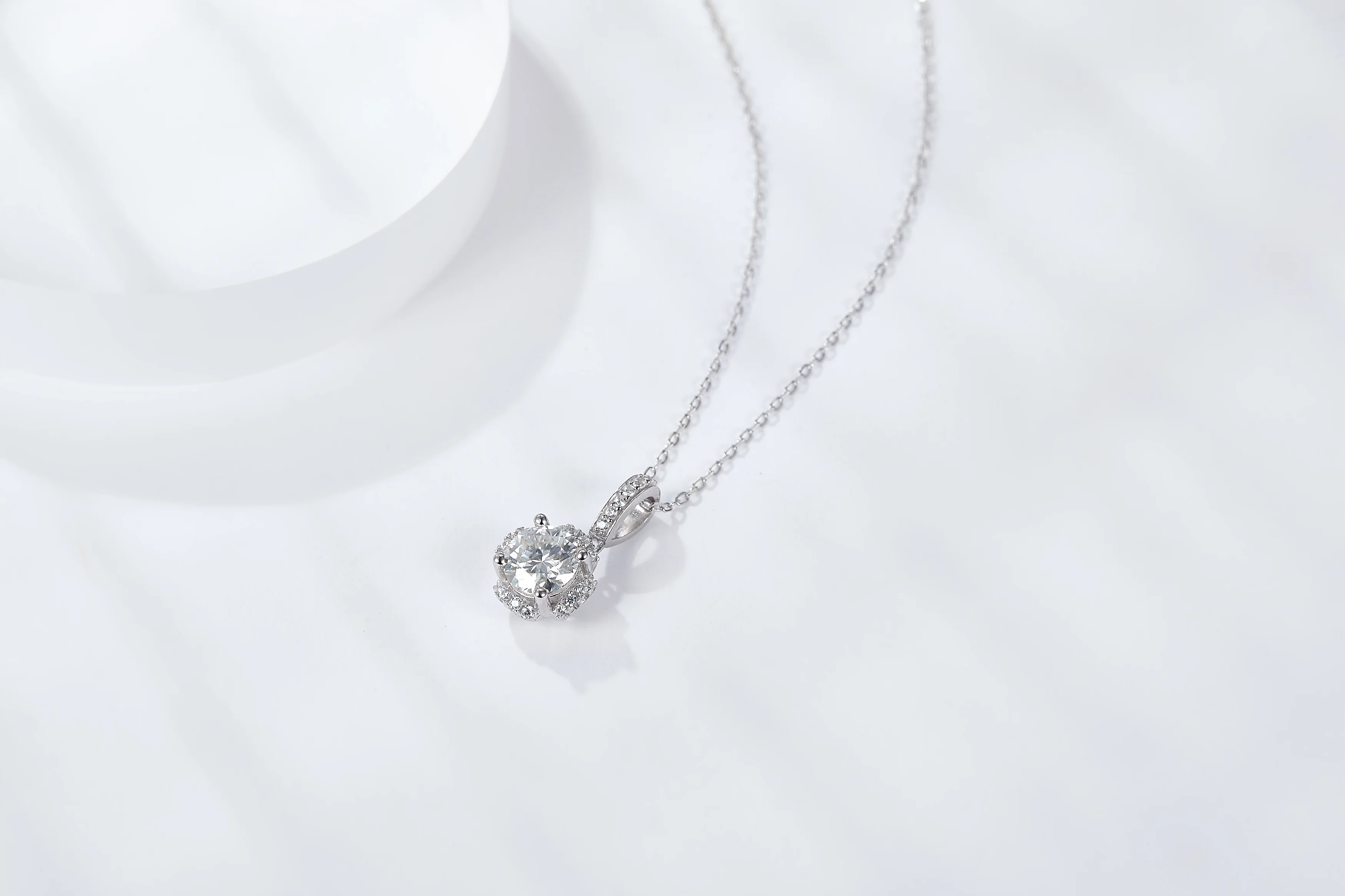 IE5023 1CT MOISSANITE JADE FLOWER PENDANT NECKLACE IN STERLING SILVER - Image 6