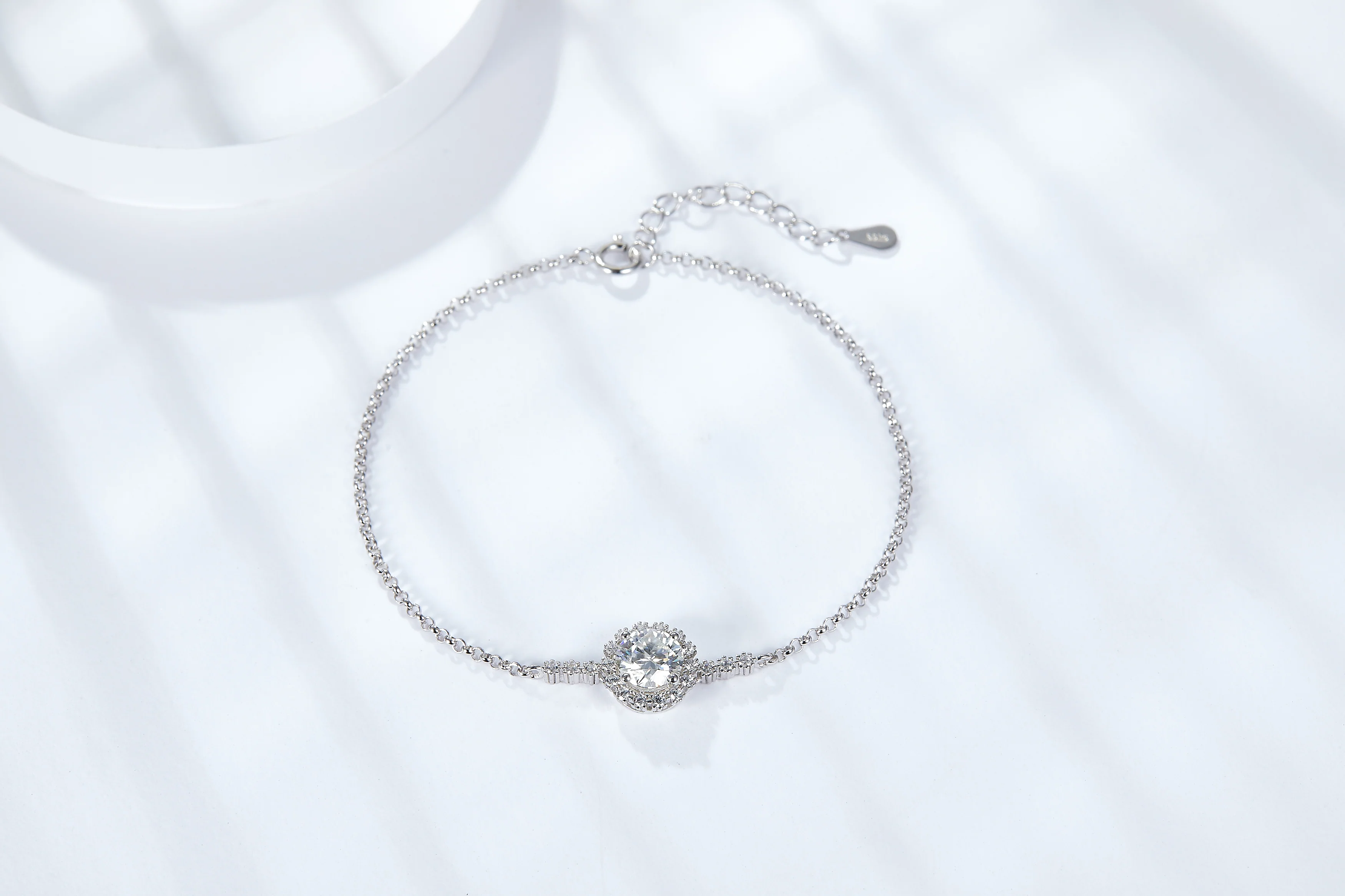 IE6008 ROUND BRILLIANT CUT MOISSANITE BRACELET IN STERLING SILVER - Image 3
