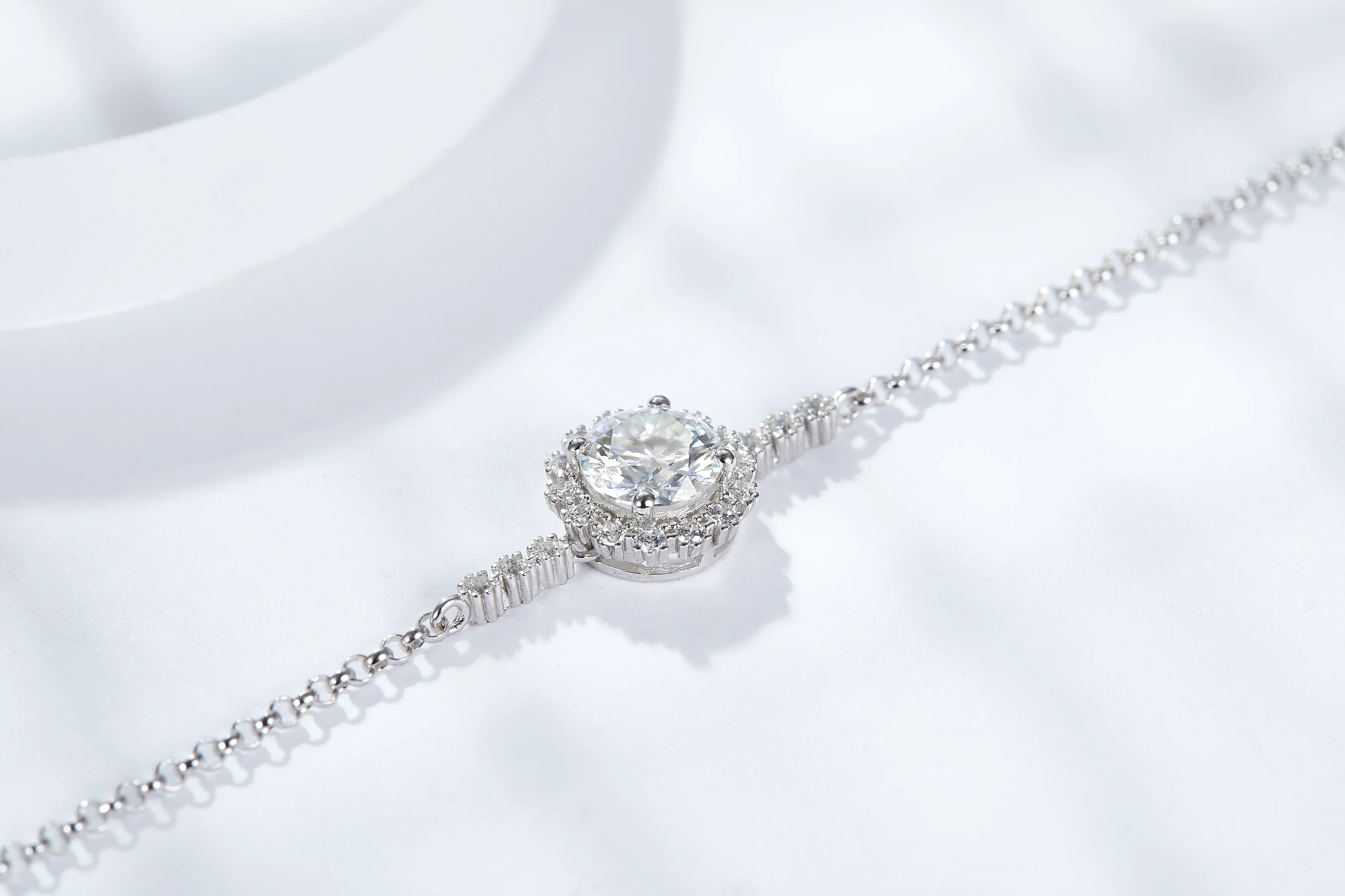 IE6008 ROUND BRILLIANT CUT MOISSANITE BRACELET IN STERLING SILVER - Image 5