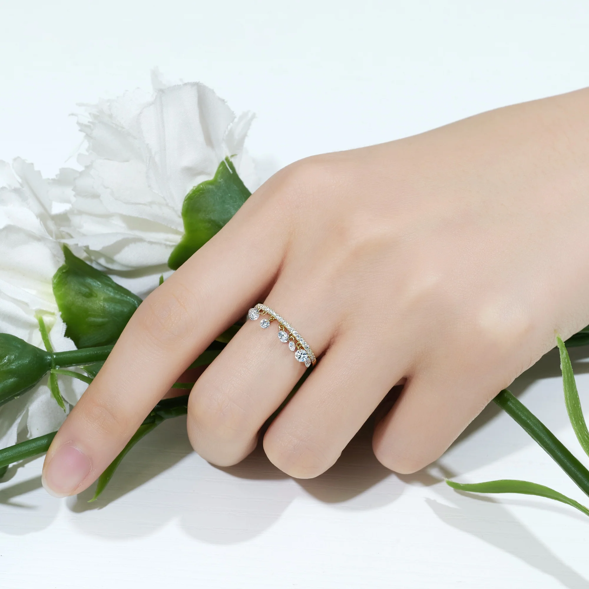 LAB DIAMOND PAVÉ MULTI DROP BAND RING IN SOLID GOLD - Image 3