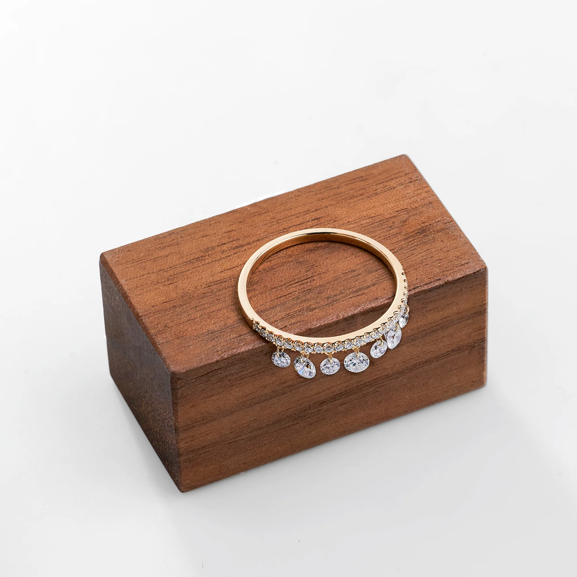 LAB DIAMOND PAVÉ MULTI DROP BAND RING IN SOLID GOLD - Image 4