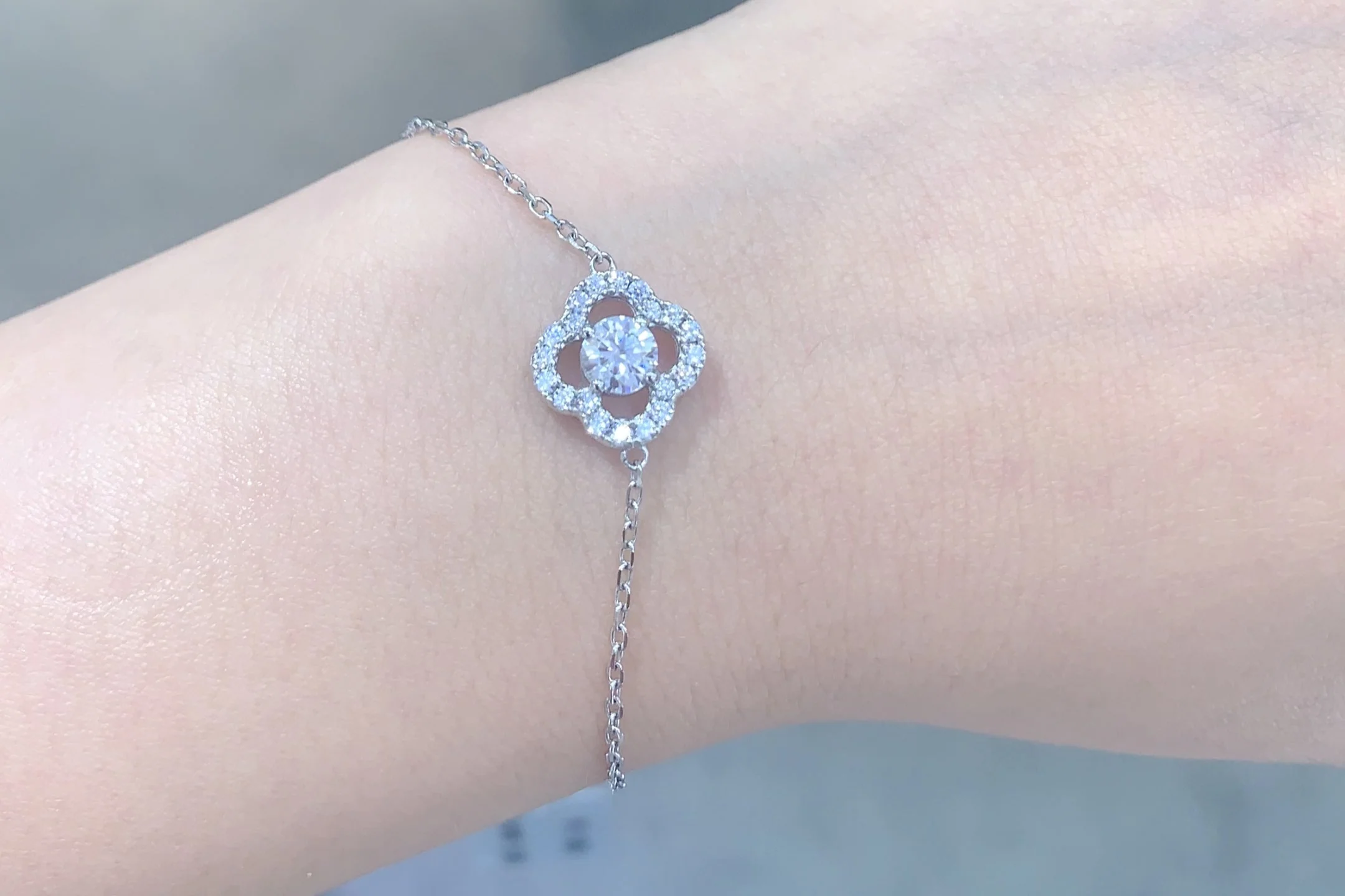 LEAF CLOVER MOISSANITE BRACELET IN STERLING SILVER - Image 2
