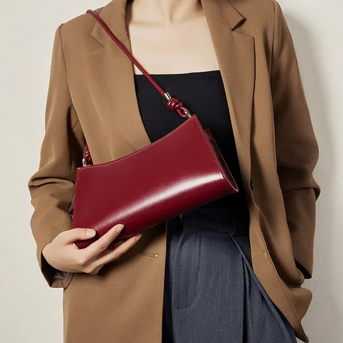 LYRA CURVE SHOULDER BAG - Image 4