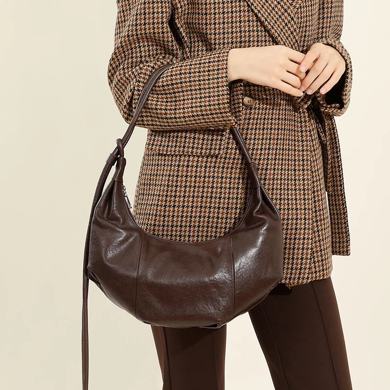 MARISE SOFT CRESCENT BAG - Image 3