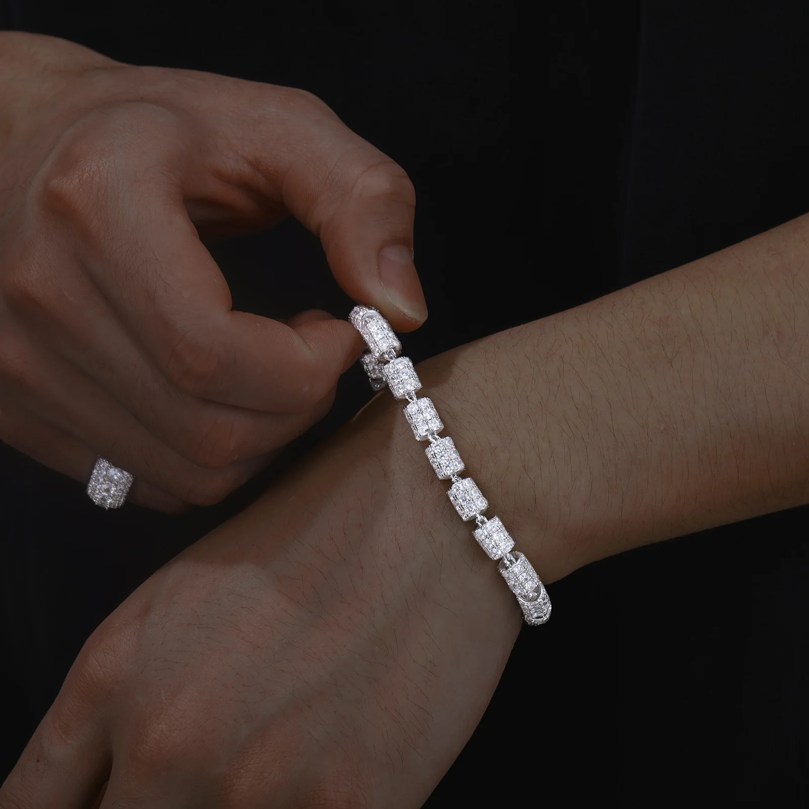 MICRO PAVED MOISSANITE DIAMOND CYLINDER LINK CHAIN BRACELET IN STERLING SILVER - Image 4