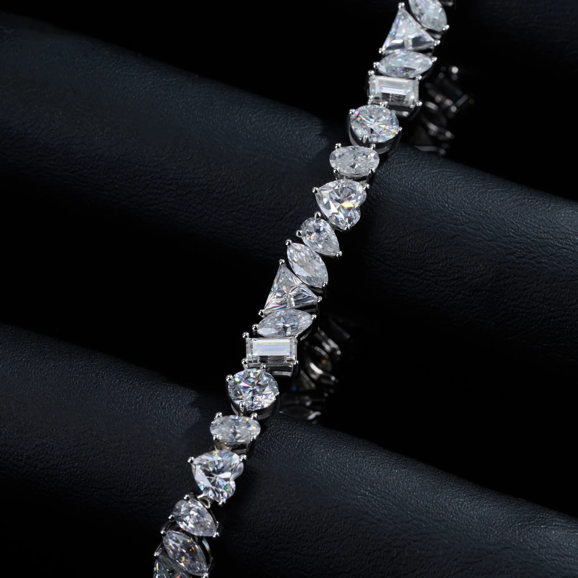 MIXED CUT MOISSANITE TENNIS BRACELET IN SOLID GOLD - Image 4