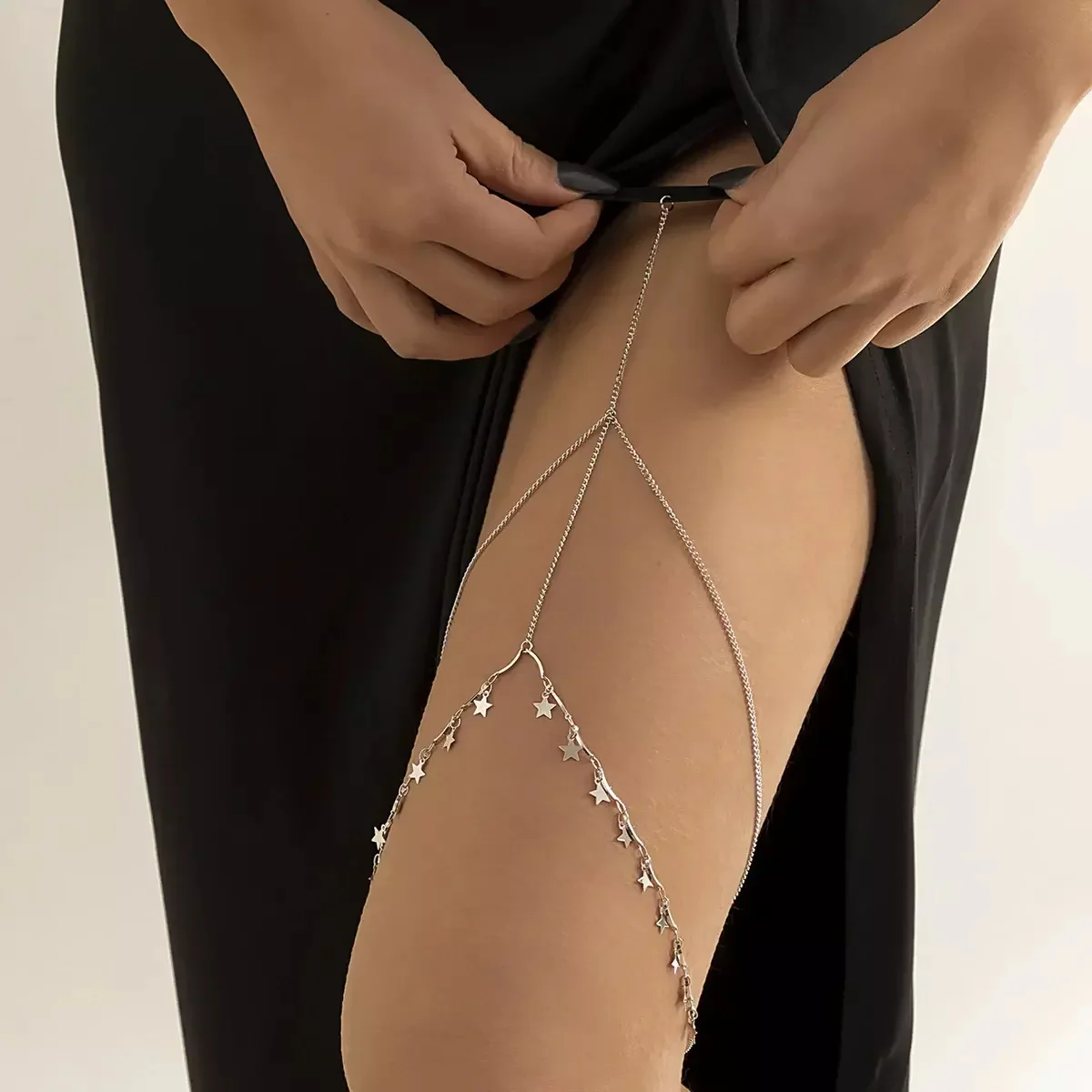 MODULAR DRAPE THIGH CHAIN - Image 12
