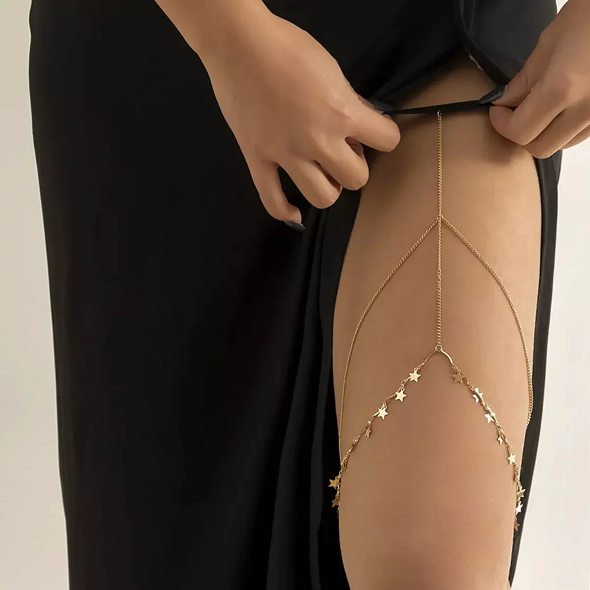 MODULAR DRAPE THIGH CHAIN - Image 13