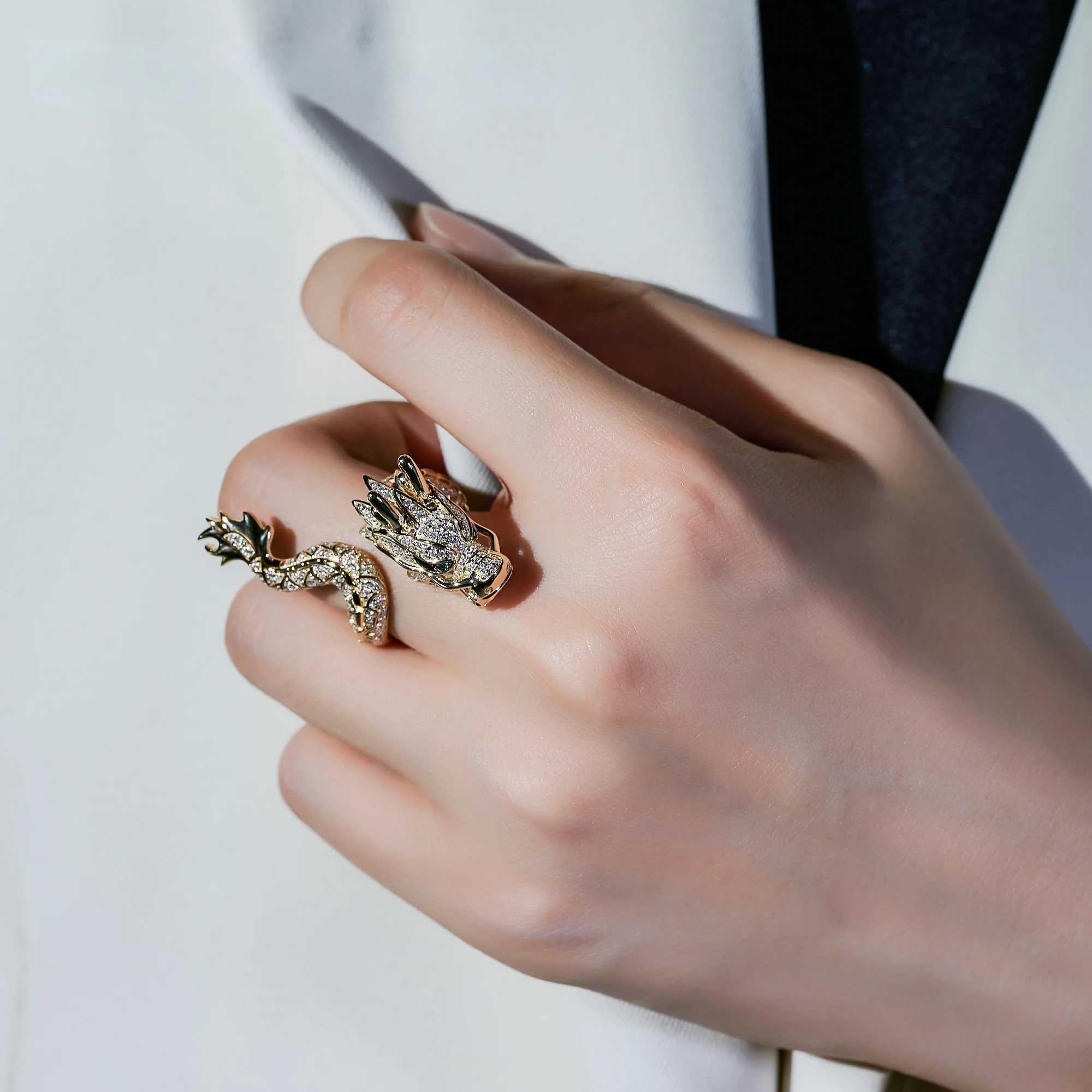 MOISSANITE AZURE DRAGON BAND RING IN 18K SOLID GOLD - Image 3