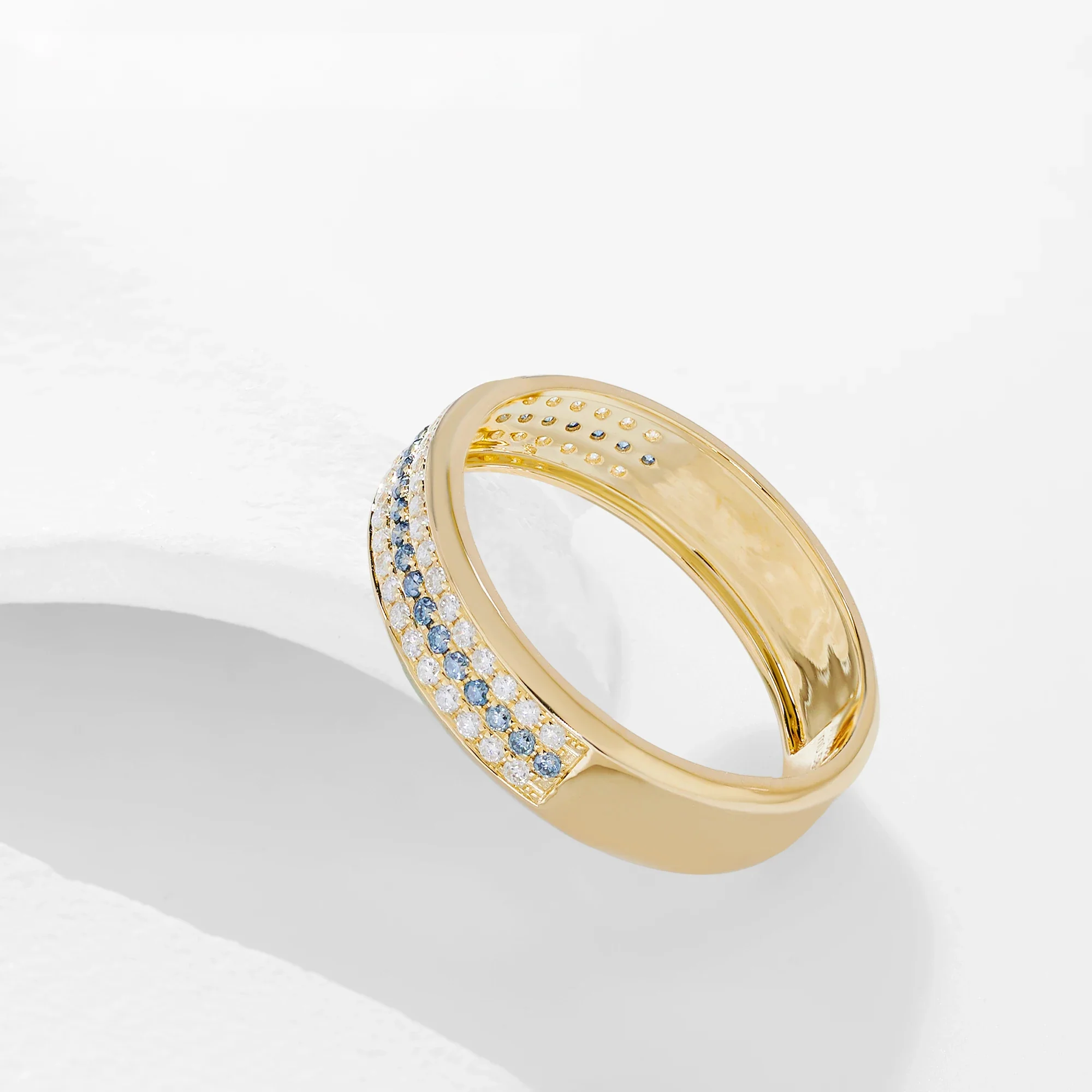 MOISSANITE AZURE GLEAM BAND RING IN SOLID GOLD - Image 2