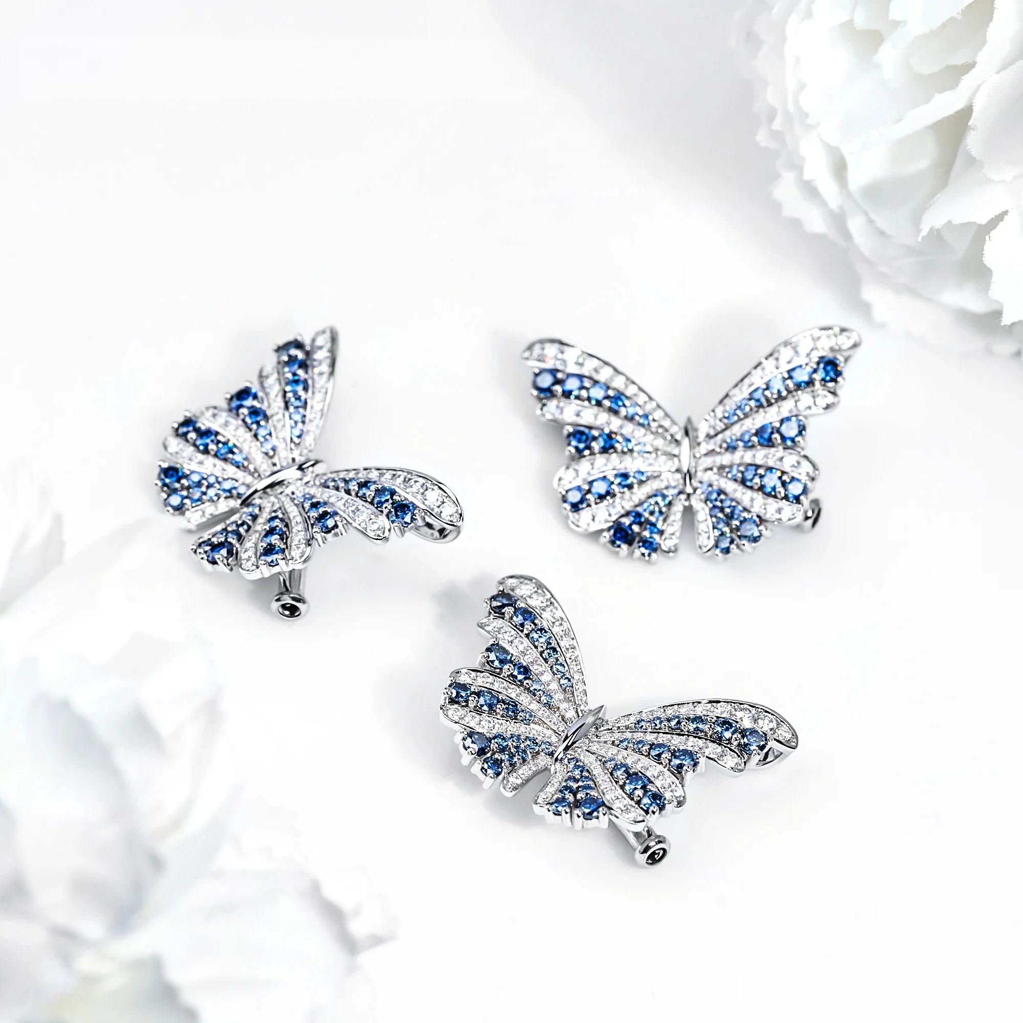 MOISSANITE AZURE WINGS BROOCH IN SOLID WHITE GOLD - Image 6