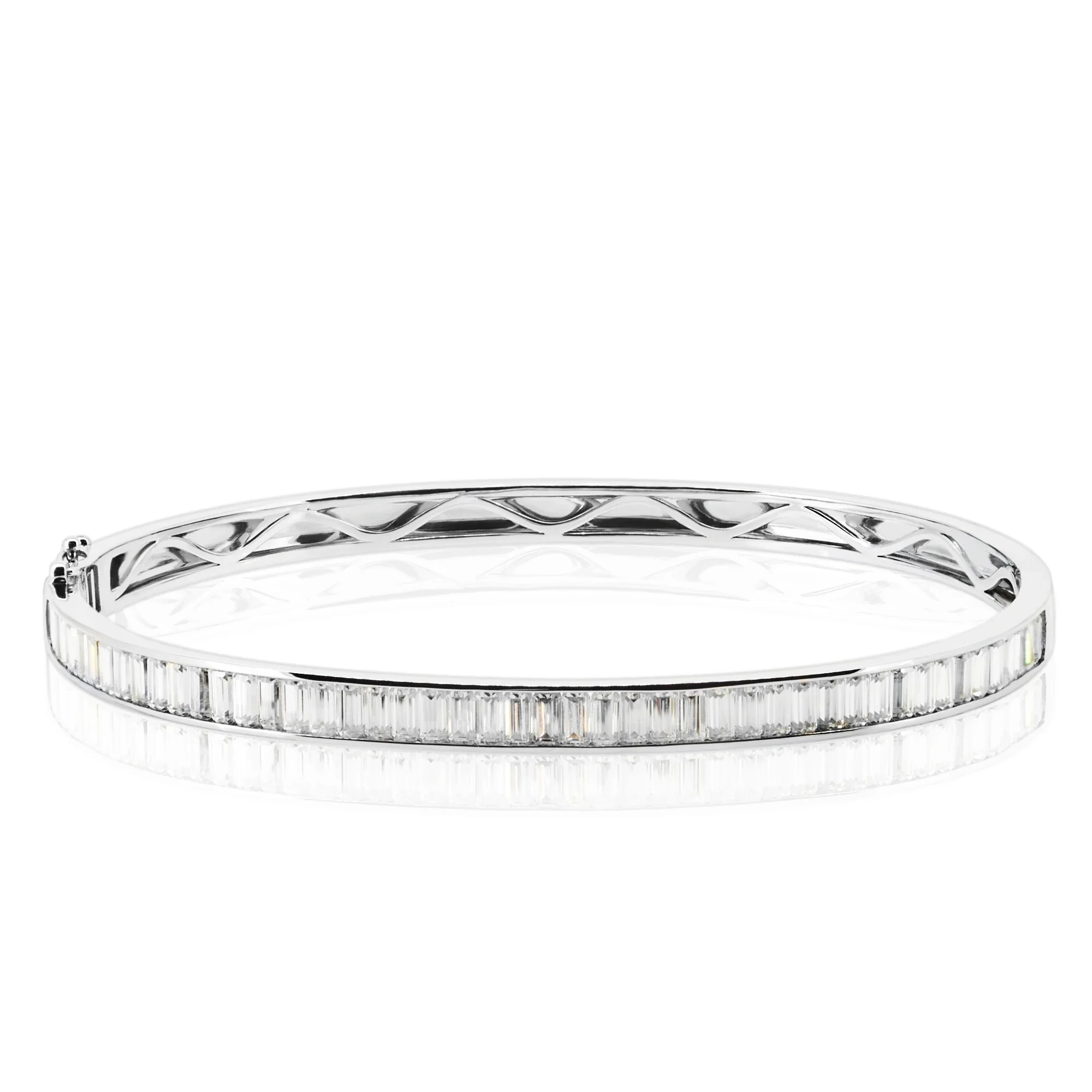 MOISSANITE BAGUETTE BANGLES IN SOLID GOLD - Image 4
