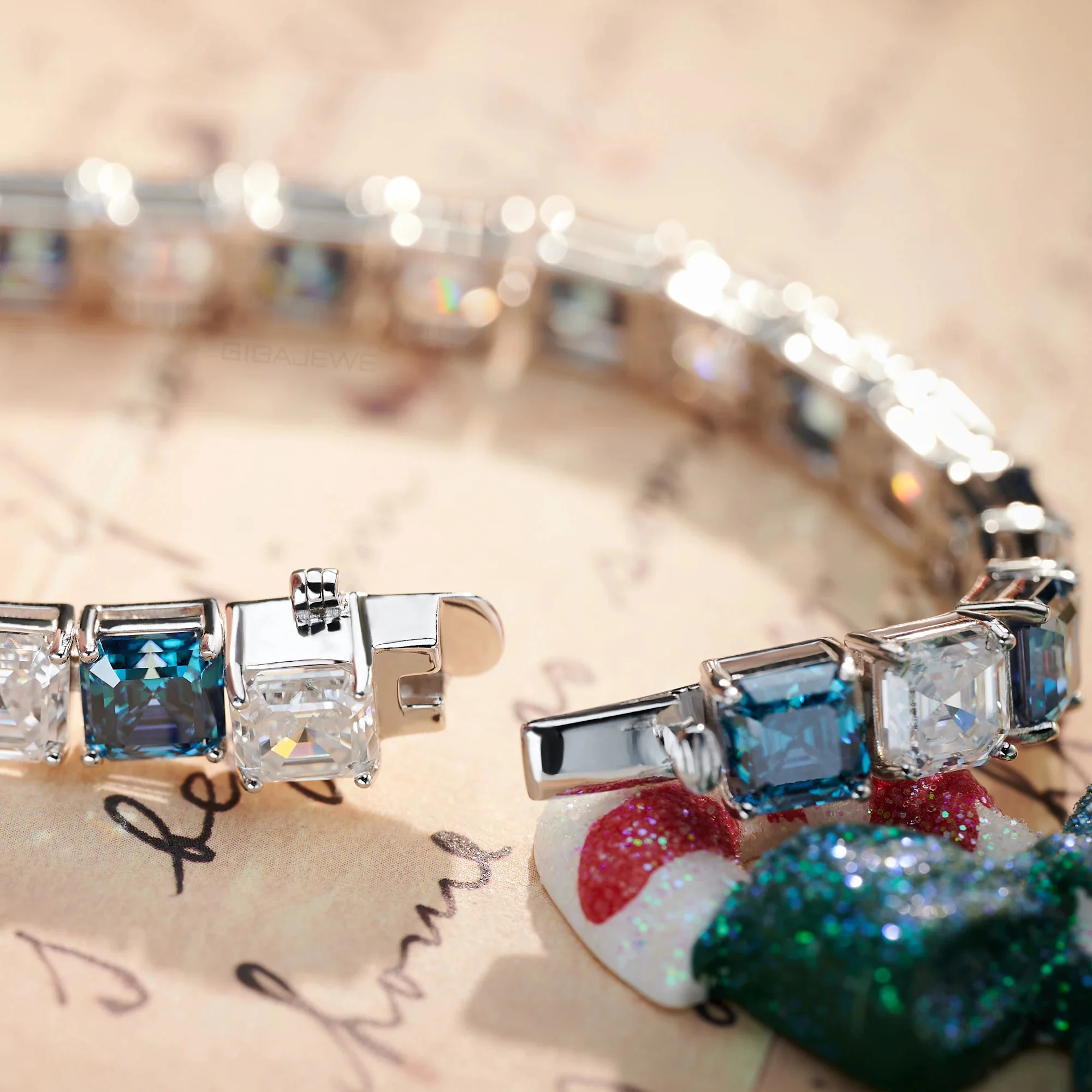 MOISSANITE BLUE & ICE ASSCHER TENNIS BRACELET IN SOLID GOLD - Image 3