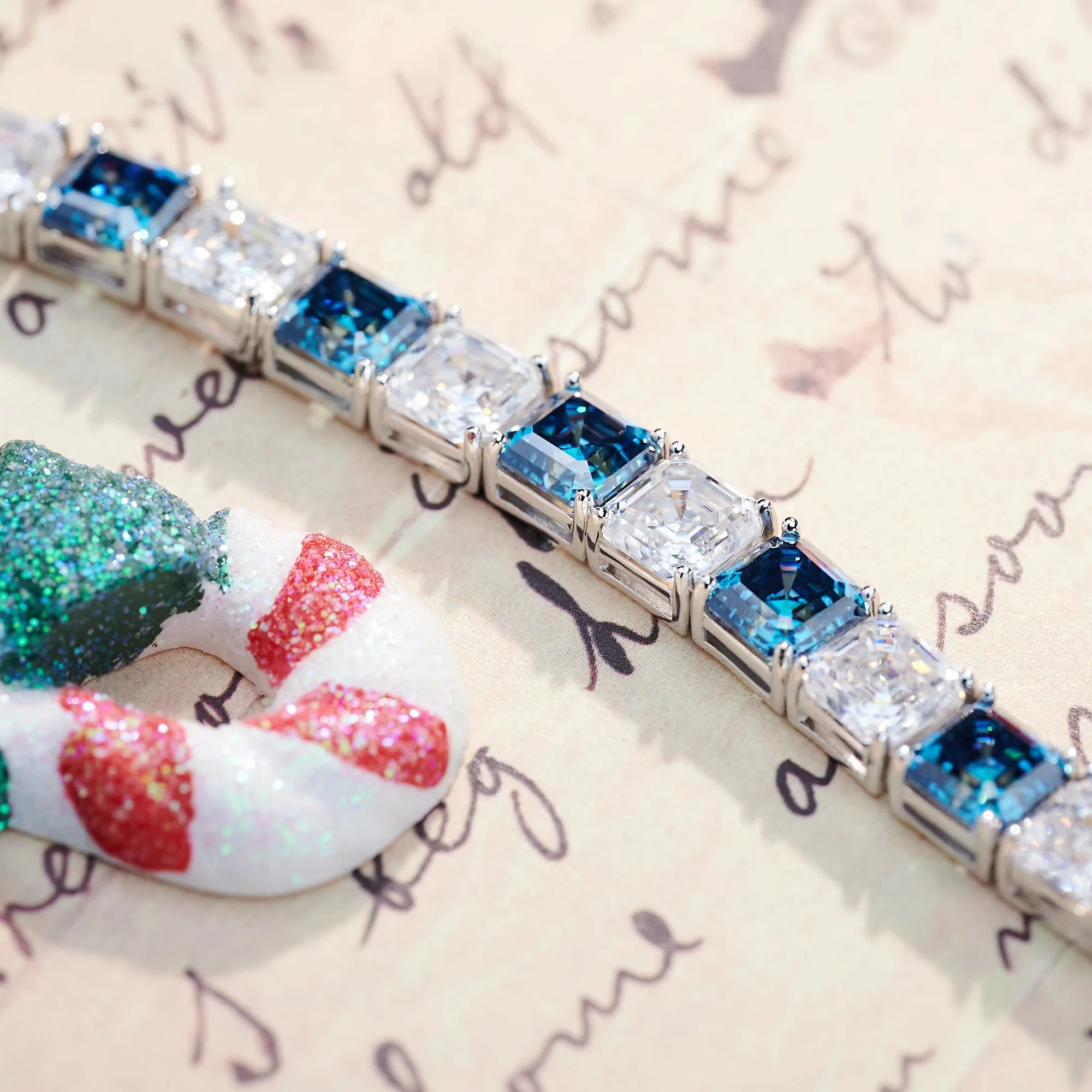 MOISSANITE BLUE & ICE ASSCHER TENNIS BRACELET IN SOLID GOLD - Image 5