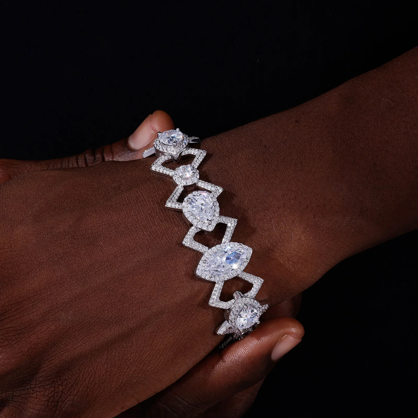MOISSANITE BOWKNOT LINK BRACELET IN STERLING SILVER - Image 4