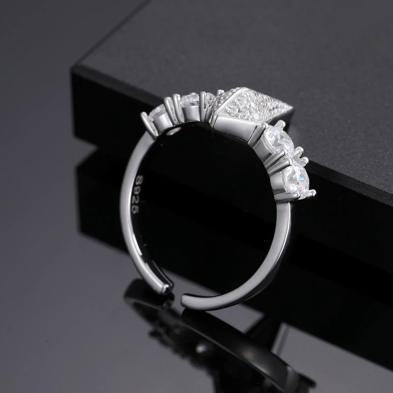 MOISSANITE DIAMOND ADJUSTABLE PANTHER RING IN STERLING SILVER - Image 3