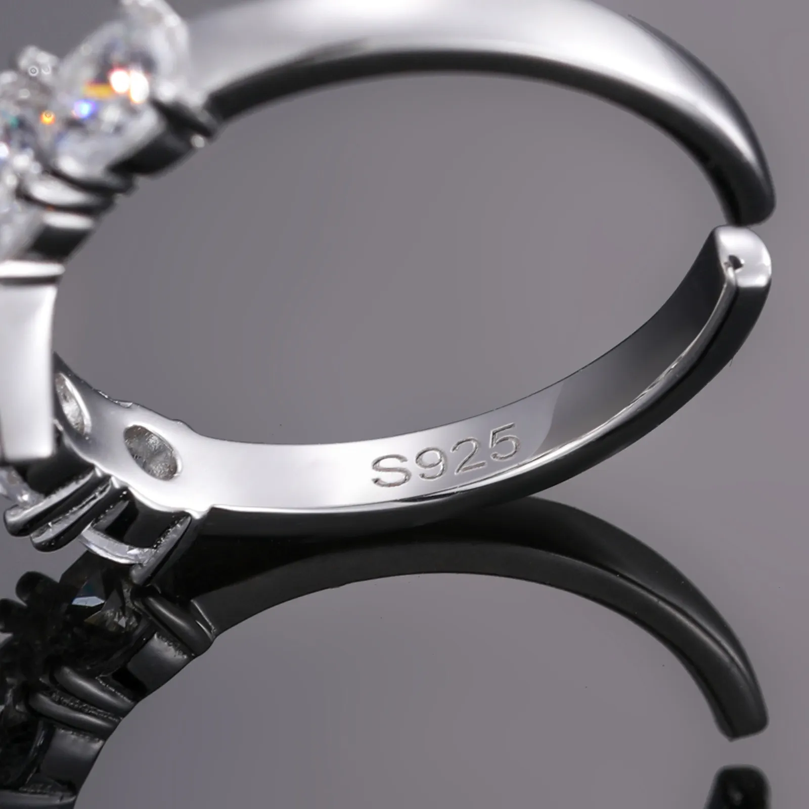 MOISSANITE DIAMOND ADJUSTABLE PANTHER RING IN STERLING SILVER - Image 4