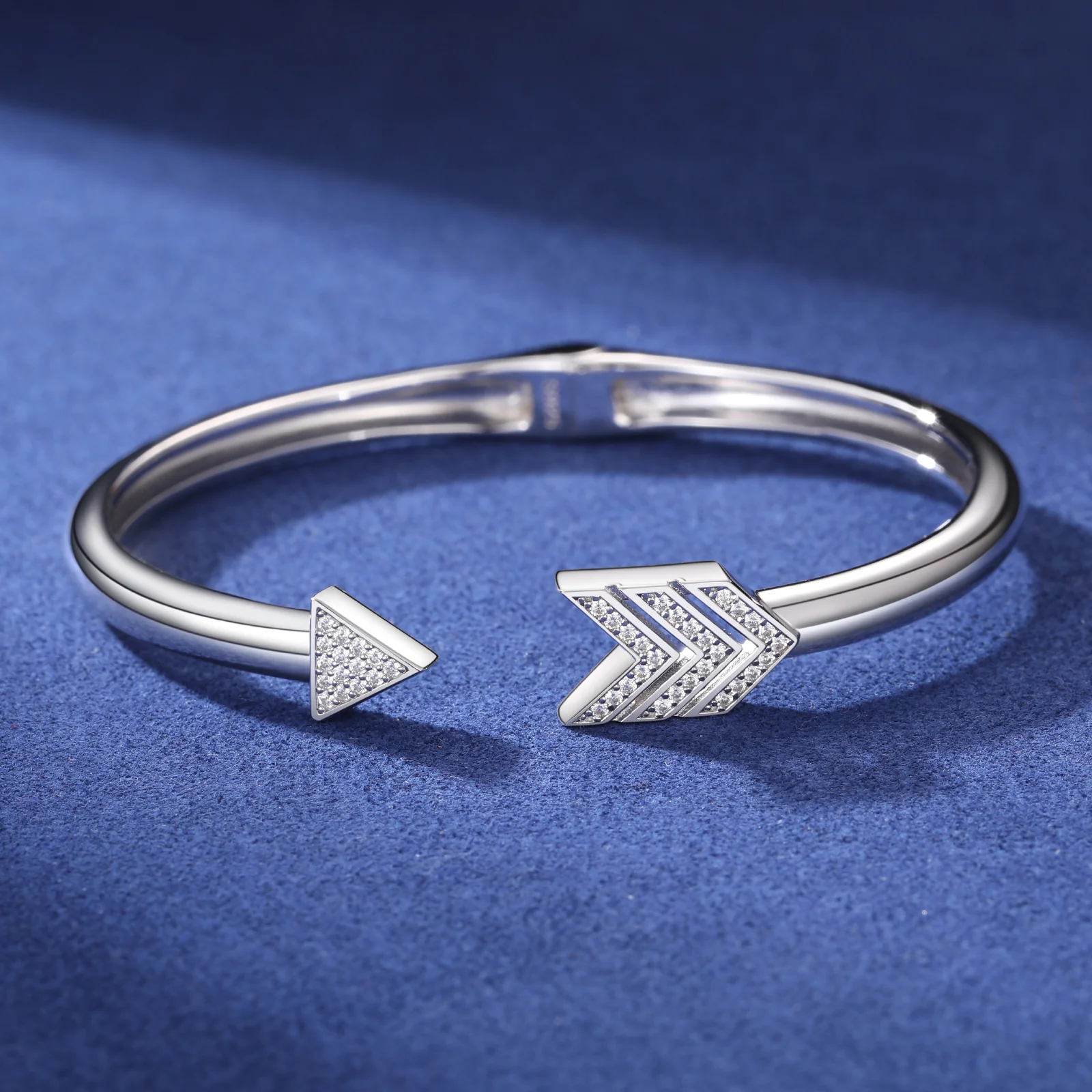 MOISSANITE DIAMOND ARROW BANGLE IN STERLING SILVER - Image 2