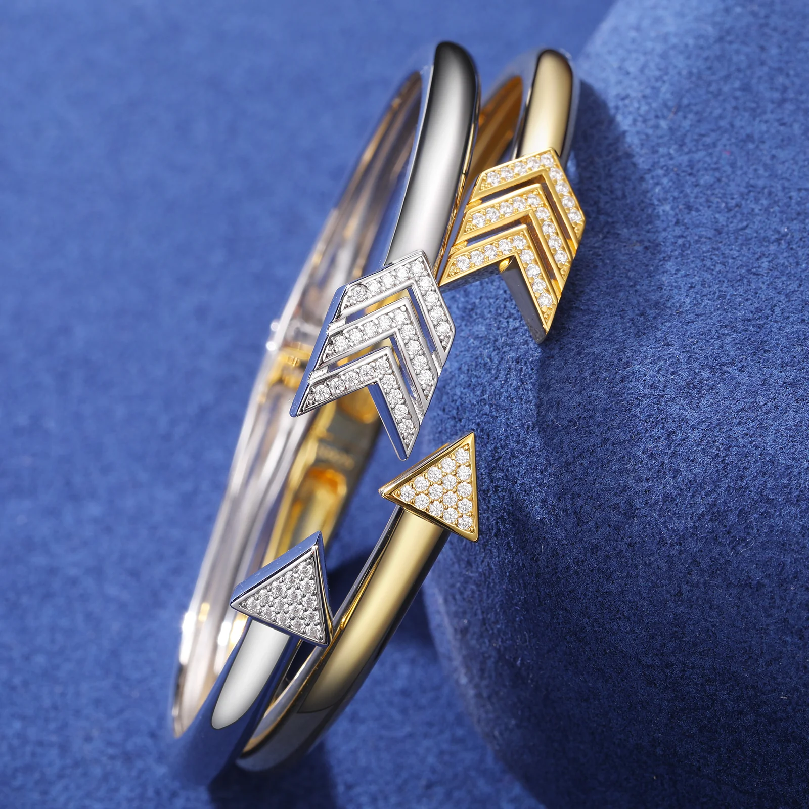 MOISSANITE DIAMOND ARROW BANGLE IN STERLING SILVER - Image 3