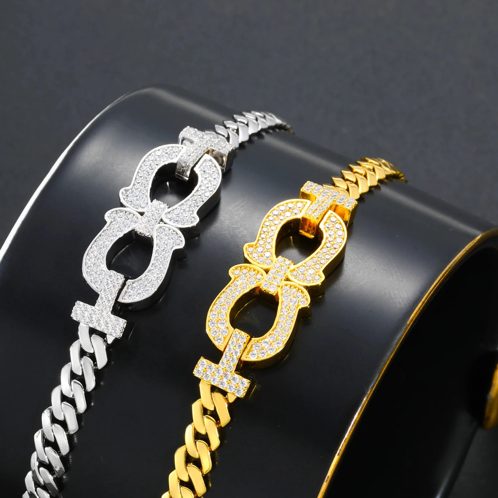 MOISSANITE DIAMOND HORSESHOE BRACELET IN STERLING SILVER - Image 3