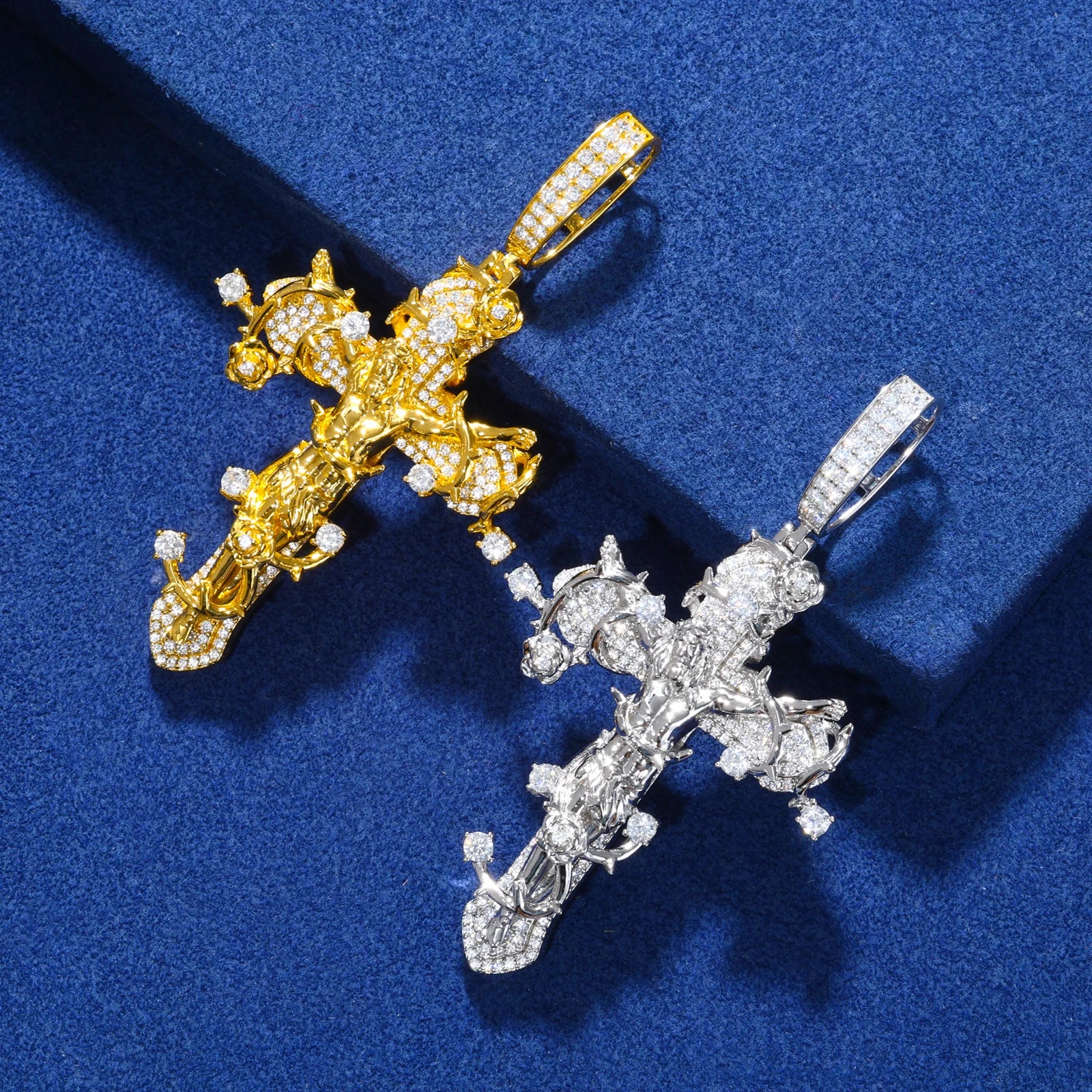 MOISSANITE DIAMOND JESUS CRUCIFIX CROSS PENDANT IN STERLING SILVER - Image 4