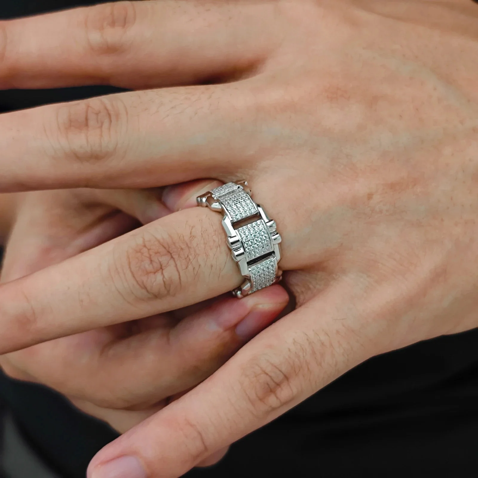 MOISSANITE DIAMOND LINK BAND RING IN STERLING SILVER - Image 2