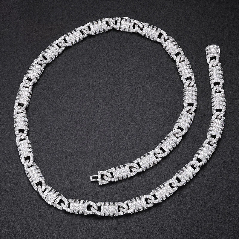 MOISSANITE DIAMOND OVAL LINK CHAIN IN STERLING SILVER - Image 2