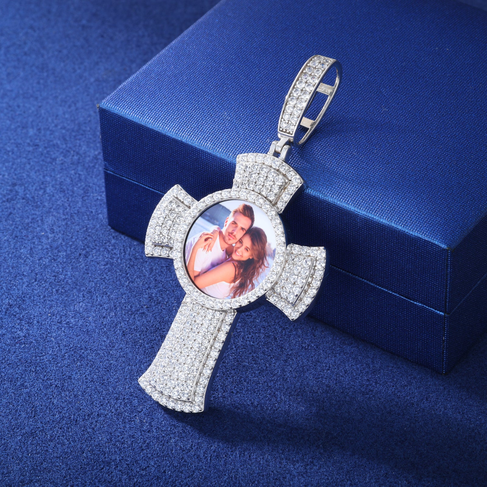 MOISSANITE DIAMOND PHOTO CROSS PENDANT IN STERLING SILVER - Image 5