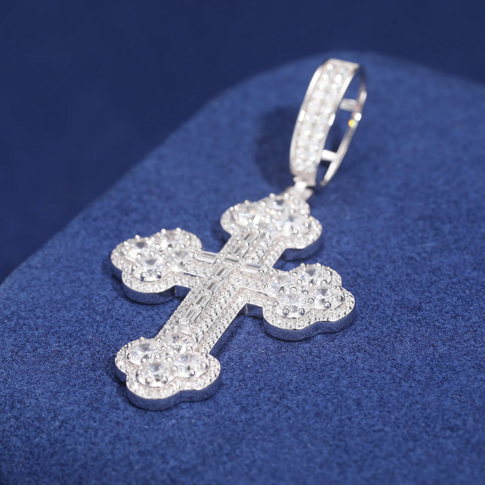 MOISSANITE DIAMOND QUARTET CLOVER CROSS PENDANT IN STERLING SILVER - Image 3