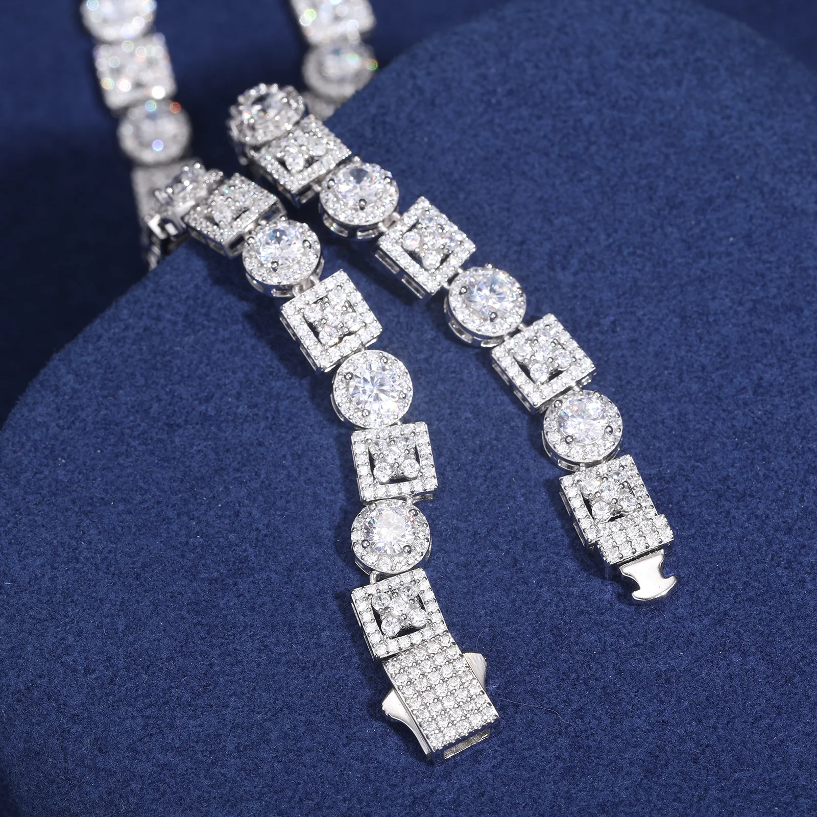 MOISSANITE DIAMOND ROUND-FOUR LEAF CLOVER LINK NECKLACE OR BRACELET IN STERLING SILVER - Image 3