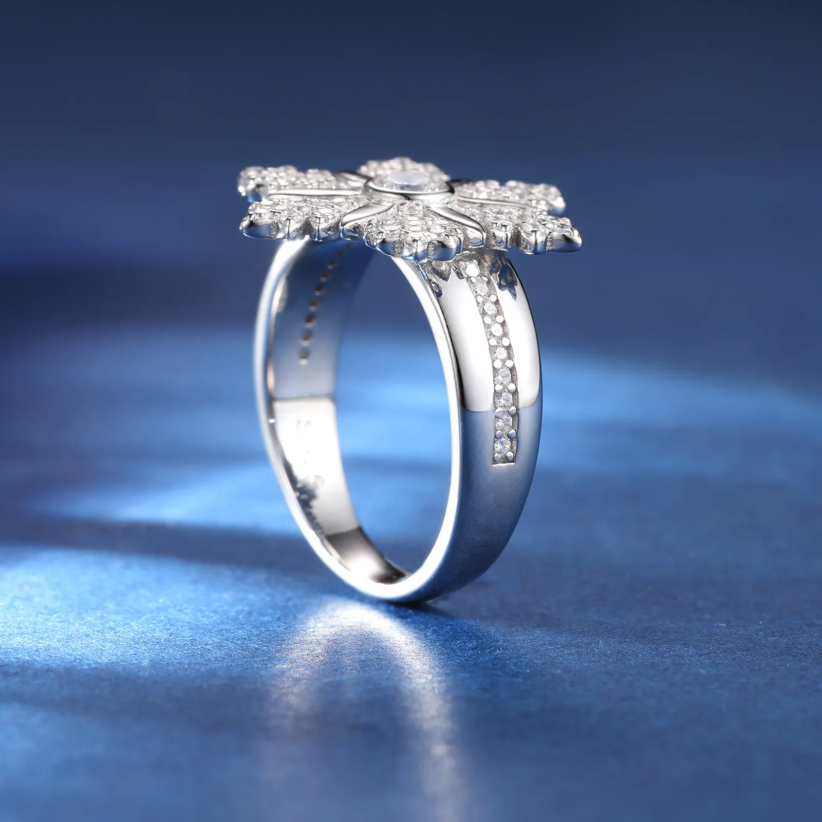 MOISSANITE DIAMOND SNOWFLAKE RING FOR WOMEN IN STERLING SILVER - Image 4