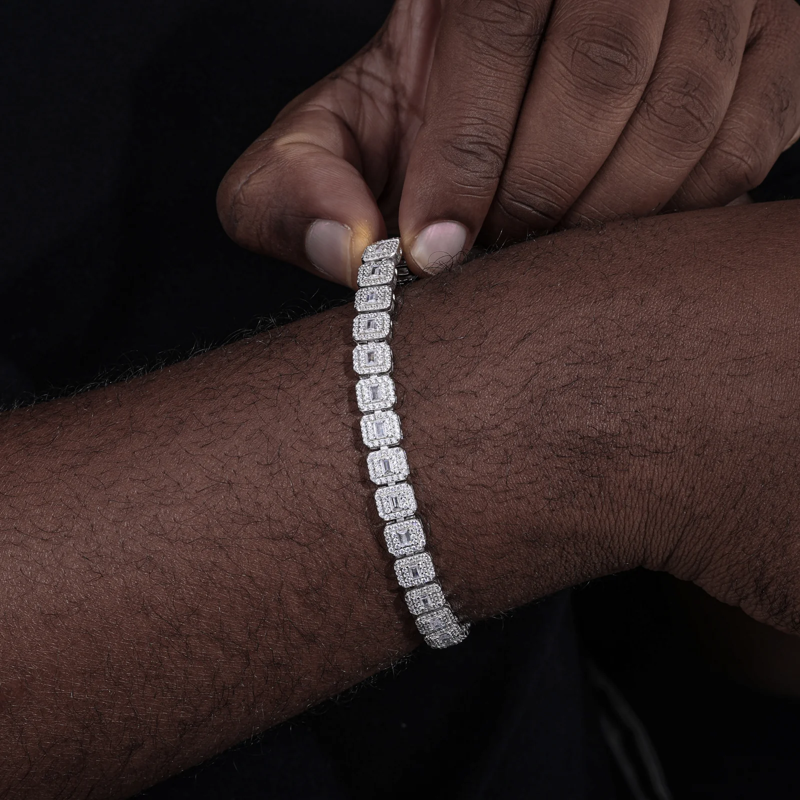 MOISSANITE DIAMOND TENNIS BRACELET IN STERLING SILVER - Image 4