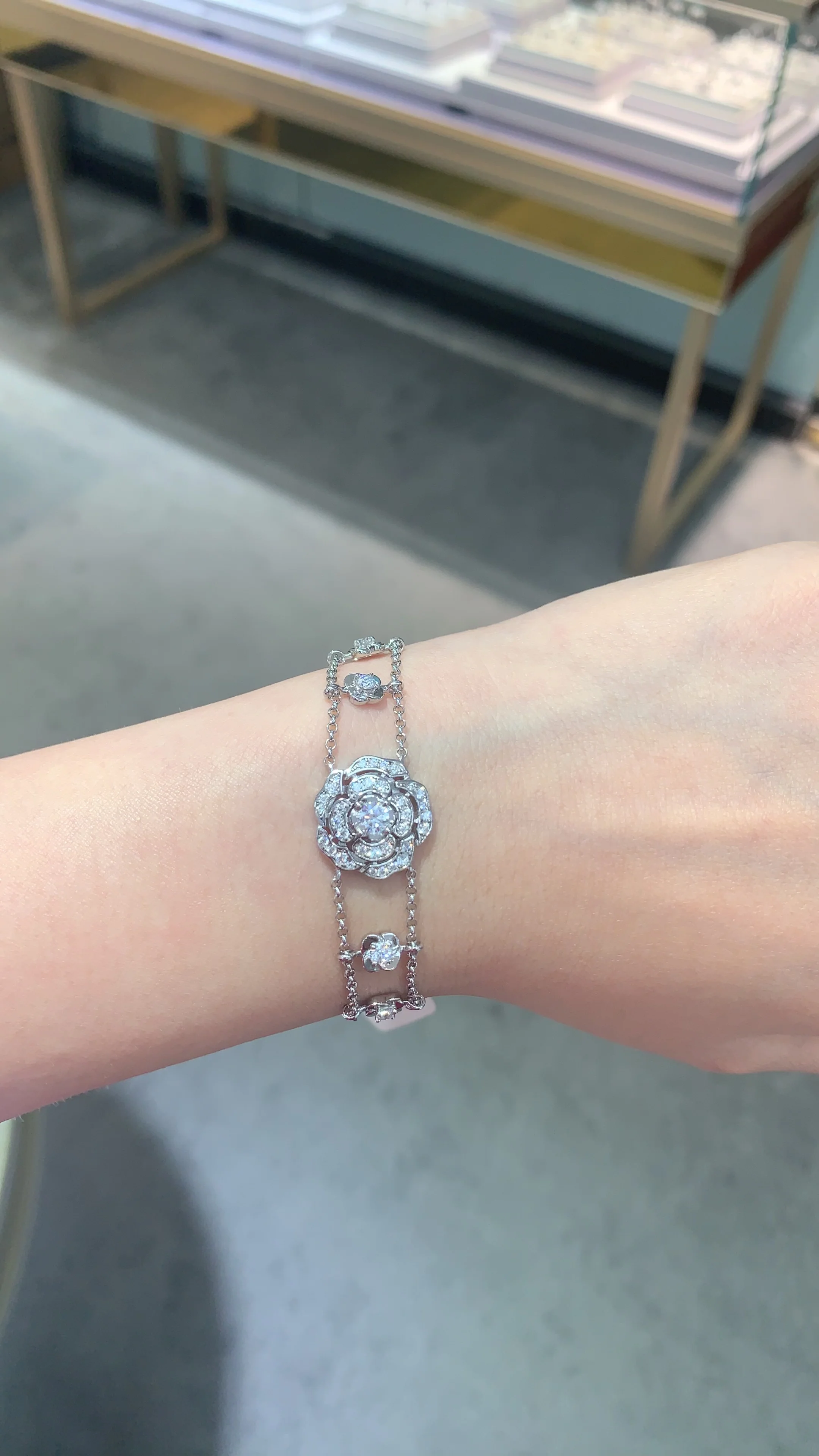 MOISSANITE FLOWER BRACELET IN STERLING SILVER - Image 2