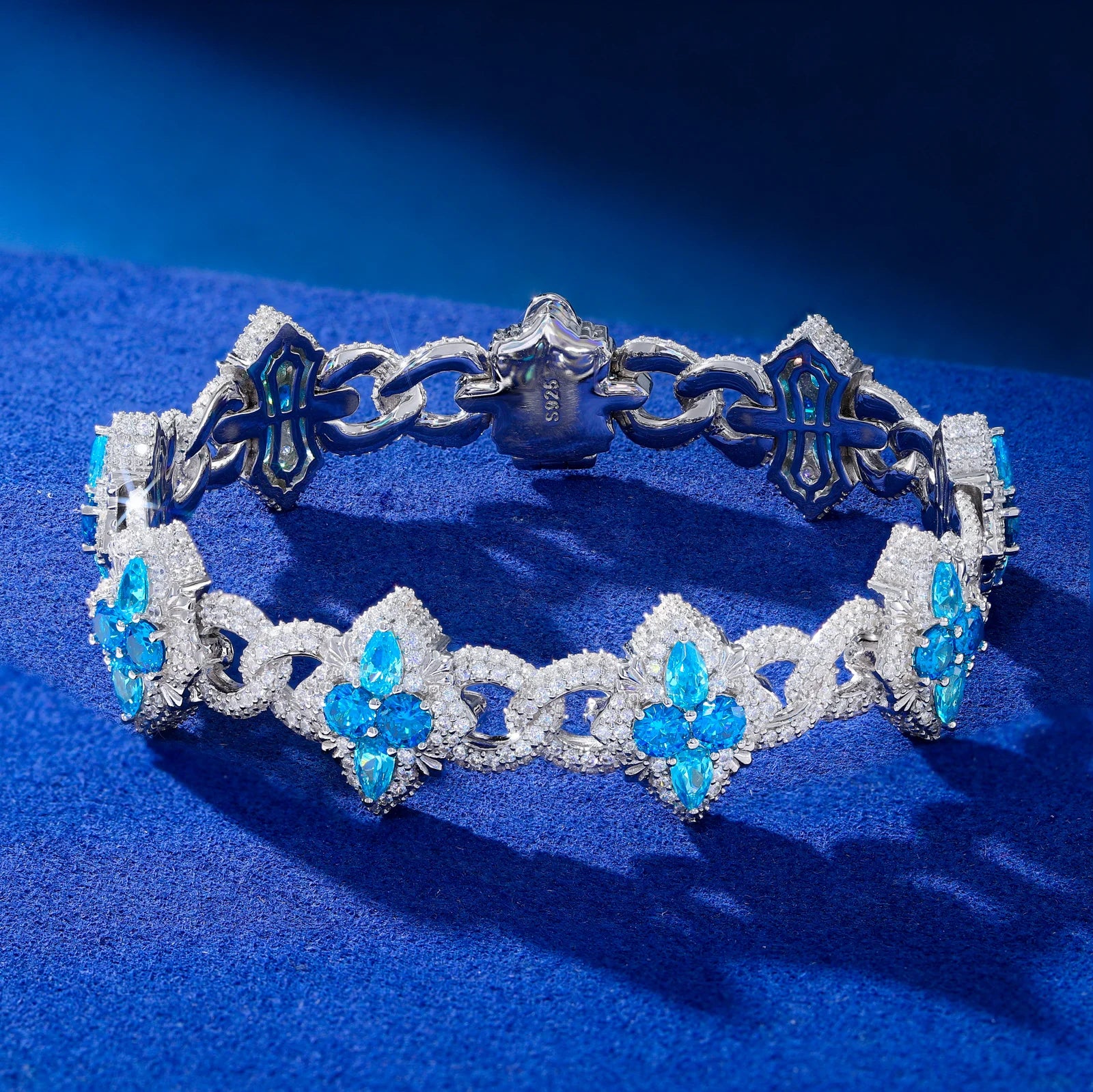 MOISSANITE FOUR LEAF CLOVER INFINITY LINK BRACELET IN STERLING SILVER