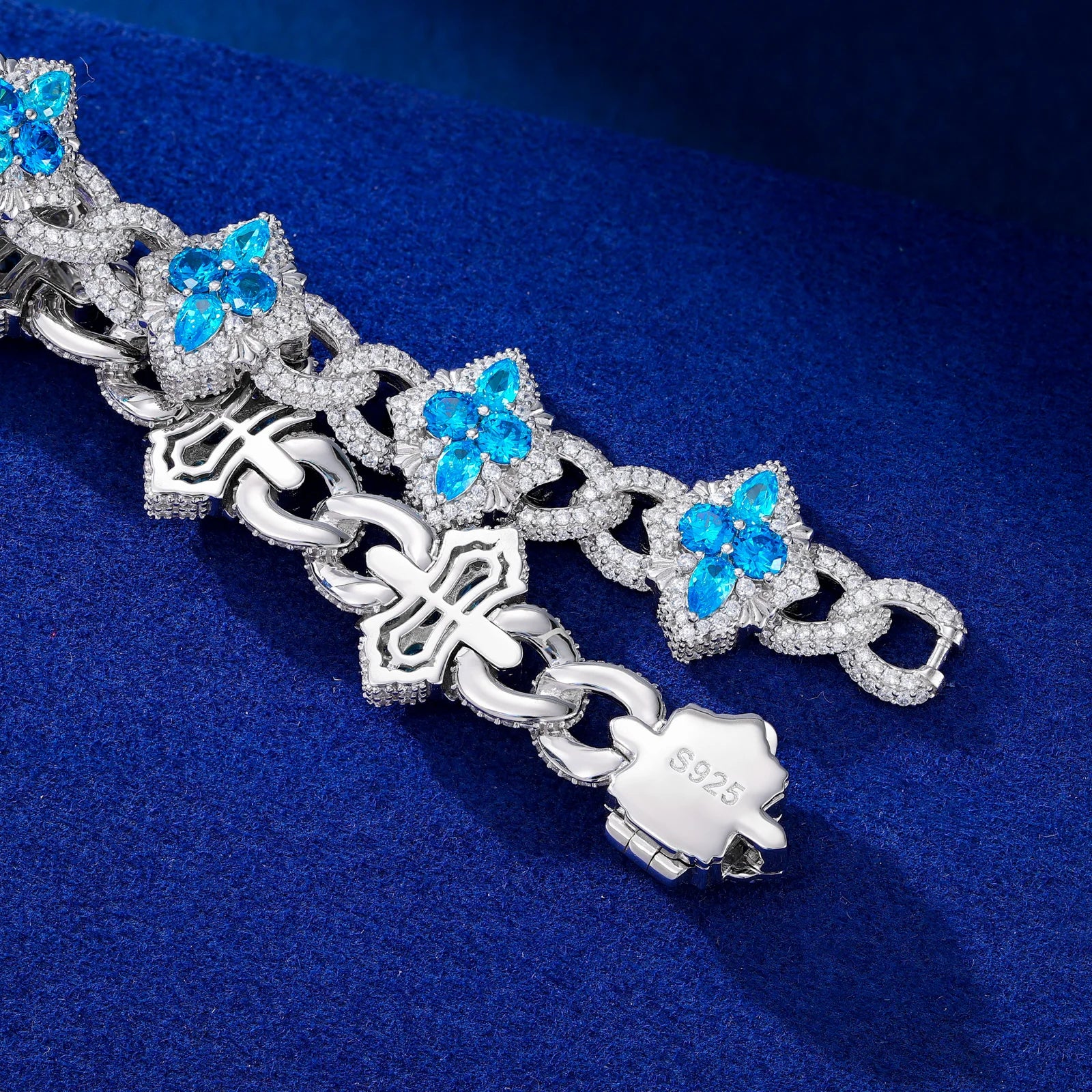 MOISSANITE FOUR LEAF CLOVER INFINITY LINK BRACELET IN STERLING SILVER - Image 3